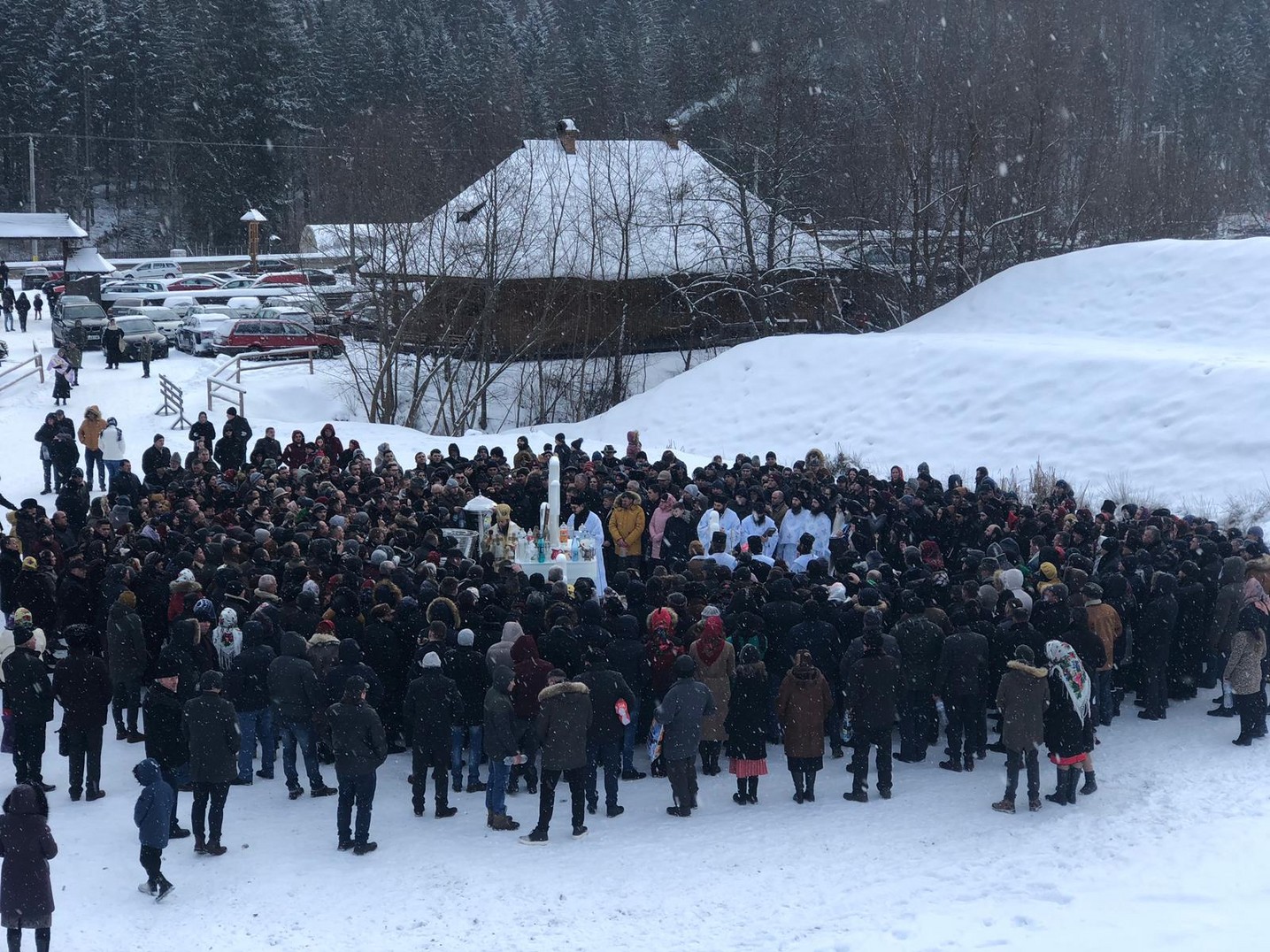 Sfinţirea cea mare a apei în Bucovina