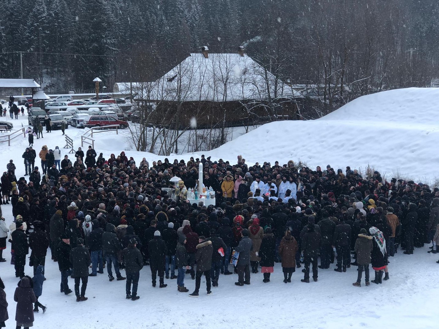 Sfinţirea cea mare a apei în Bucovina