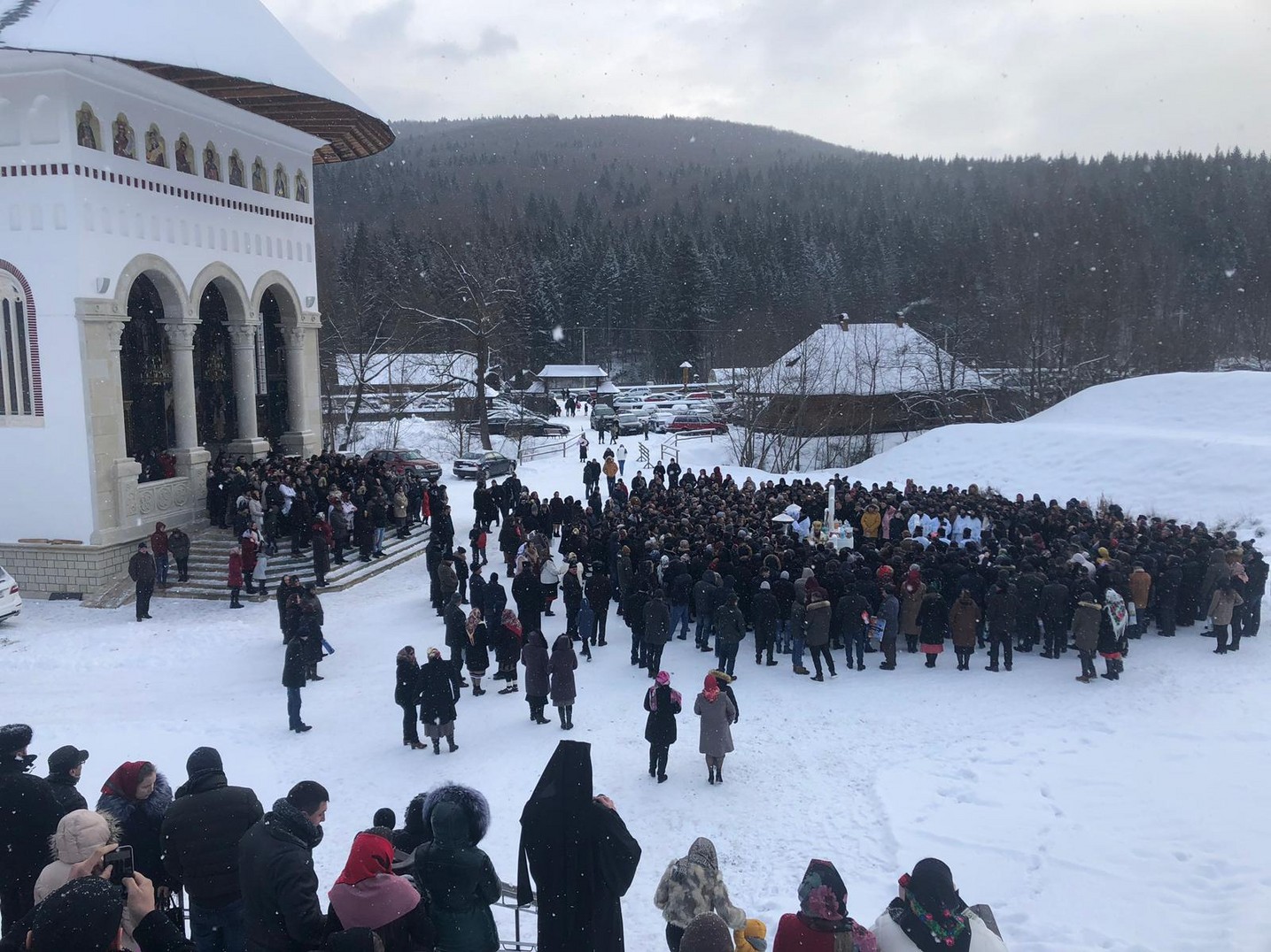 Sfinţirea cea mare a apei în Bucovina