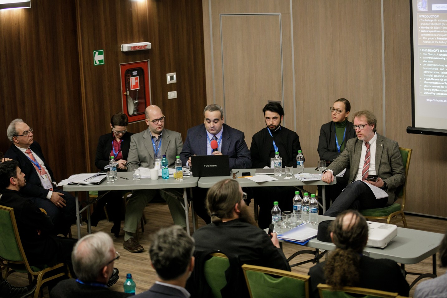 Comunicări ştiinţifice, vernisaj de icoane şi lansări de carte, în cadrul Conferinţei IOTA organizate la Iaşi