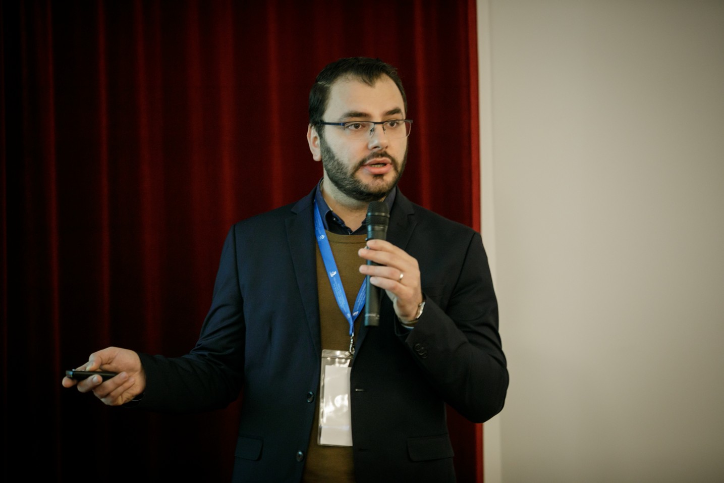 Comunicări ştiinţifice, vernisaj de icoane şi lansări de carte, în cadrul Conferinţei IOTA organizate la Iaşi