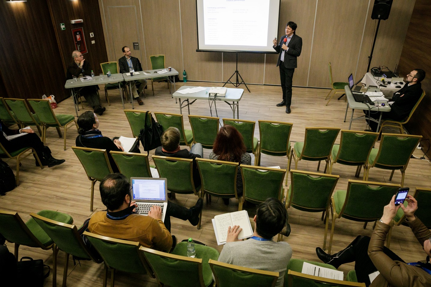 Conferința internațională IOTA de la Iași, la final: Liturghie arhierească la Catedrala Mitropolitană