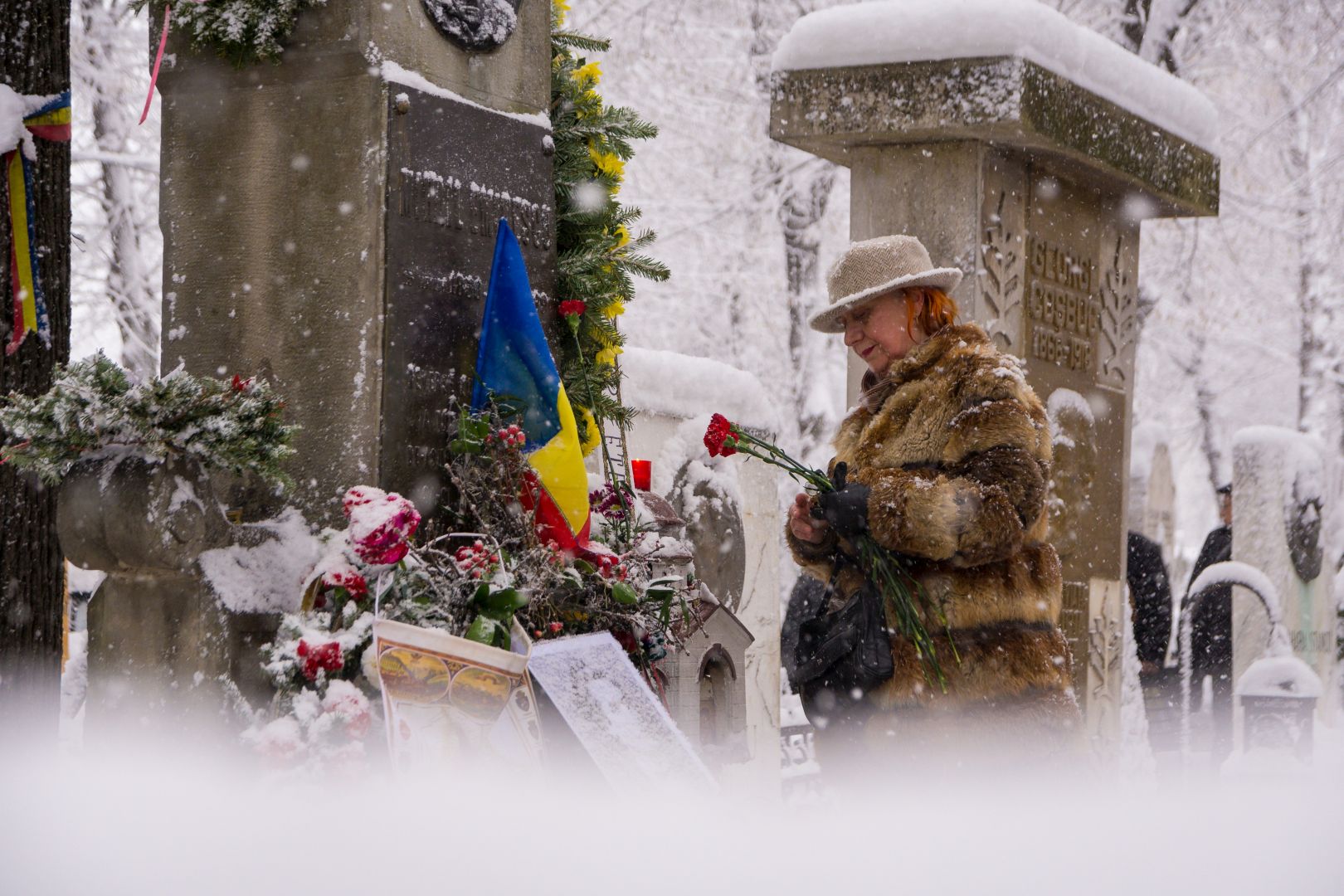 Poetul Mihai Eminescu a fost pomenit la mormântul său din cimitirul Bellu