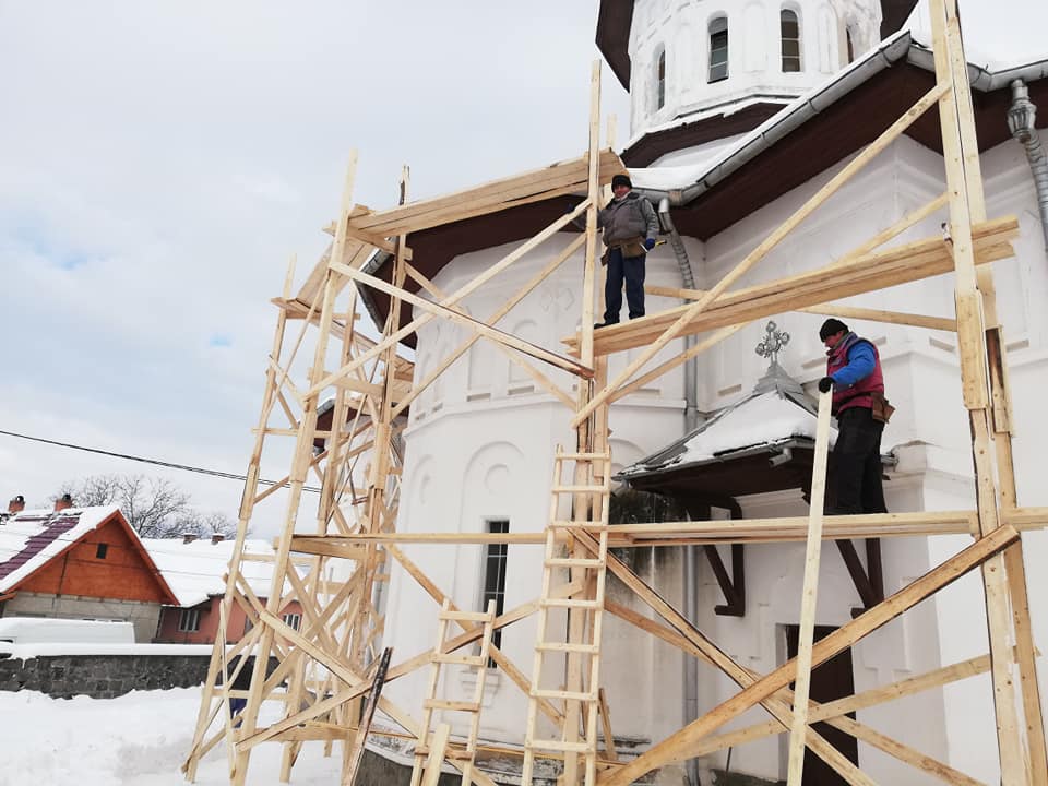 Biserica „Sfântul Dumitru” – tezaurul de la poalele Munților Bodoc Biserica „Sfântul Dumitru” – tezaurul de la poalele Munților Bodoc