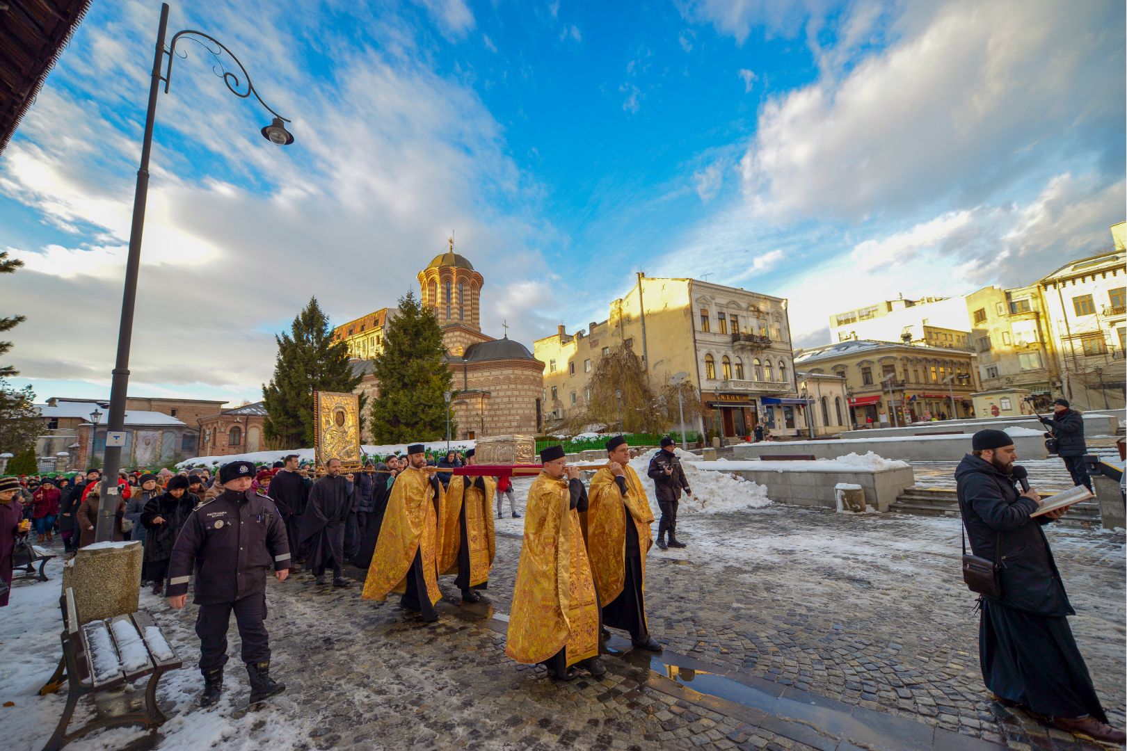 Procesiune cu icoana şi moaştele Sfântului Antonie, în Capitală