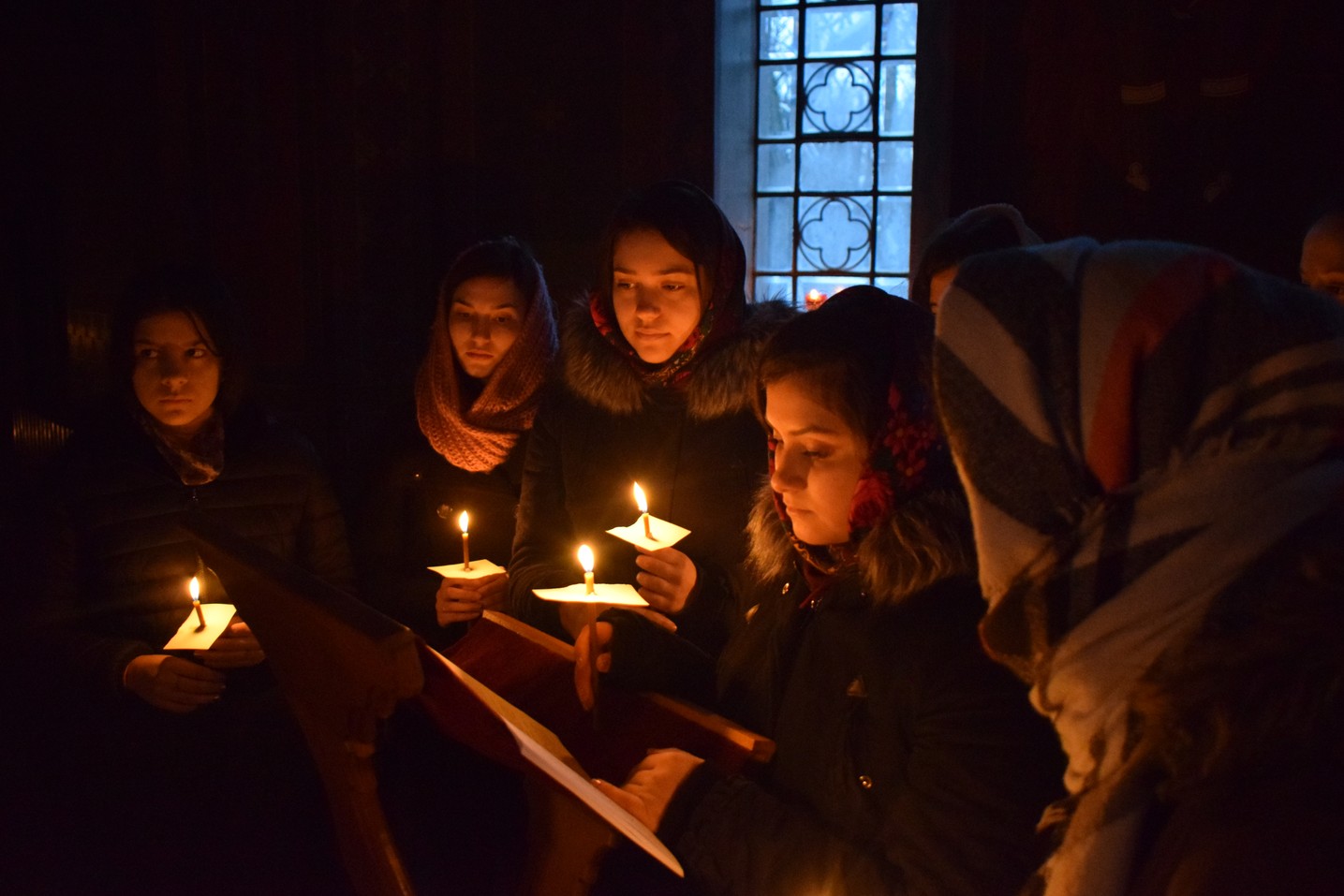 E de ajuns să fii tânăr pentru a fi fericit? E de ajuns să fii tânăr pentru a fi fericit?