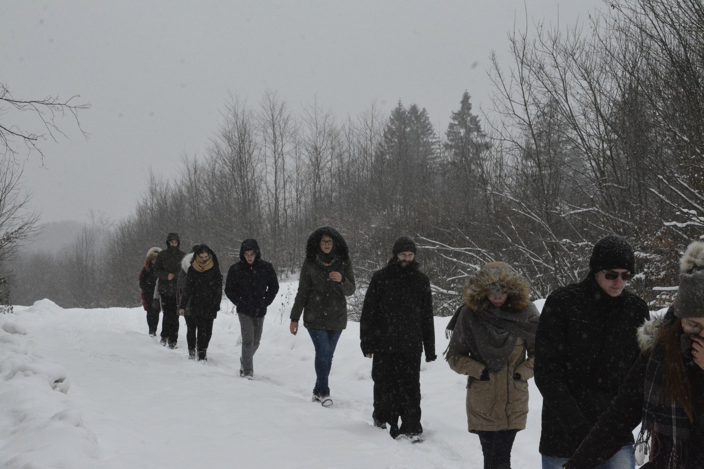 E de ajuns să fii tânăr pentru a fi fericit? E de ajuns să fii tânăr pentru a fi fericit?