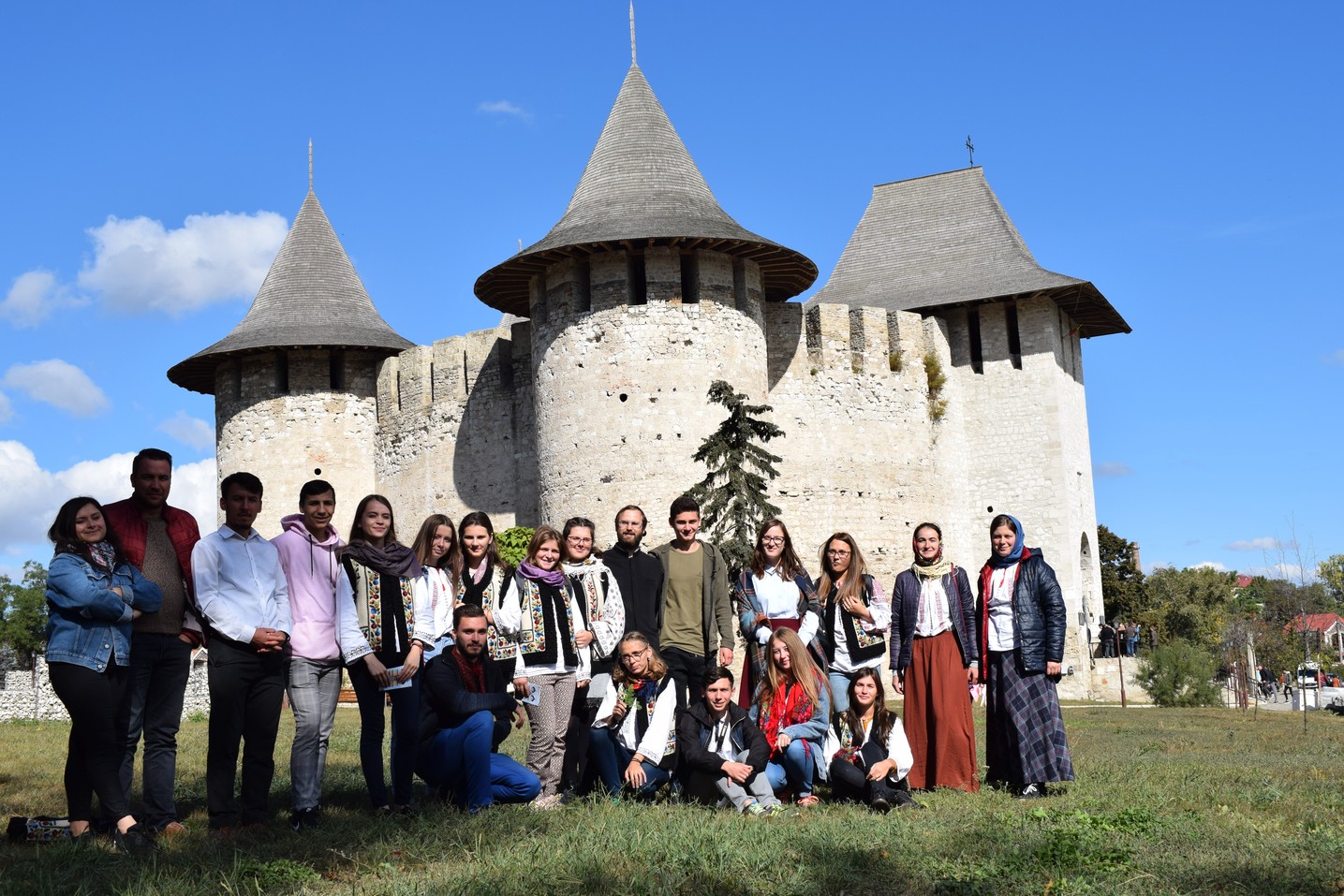 E de ajuns să fii tânăr pentru a fi fericit? E de ajuns să fii tânăr pentru a fi fericit?