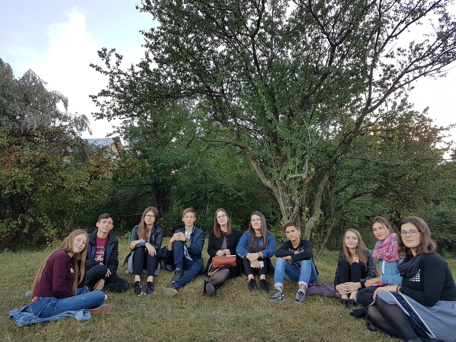 E de ajuns să fii tânăr pentru a fi fericit? E de ajuns să fii tânăr pentru a fi fericit?