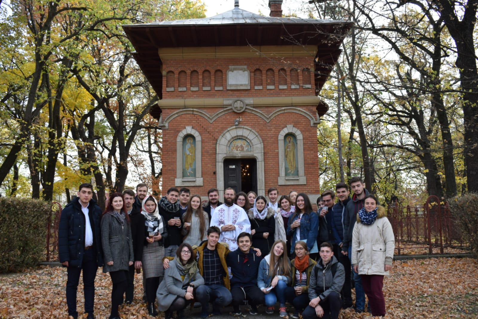 E de ajuns să fii tânăr pentru a fi fericit? E de ajuns să fii tânăr pentru a fi fericit?