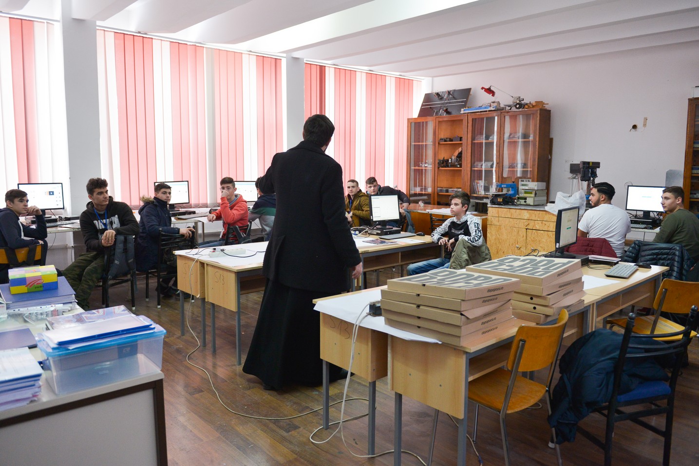 Finalizarea ediției a III-a a Campaniei „Bucurie în Familie - pizza pentru fapte bune” Finalizarea ediției a III-a a Campaniei „Bucurie în Familie - pizza pentru fapte bune”