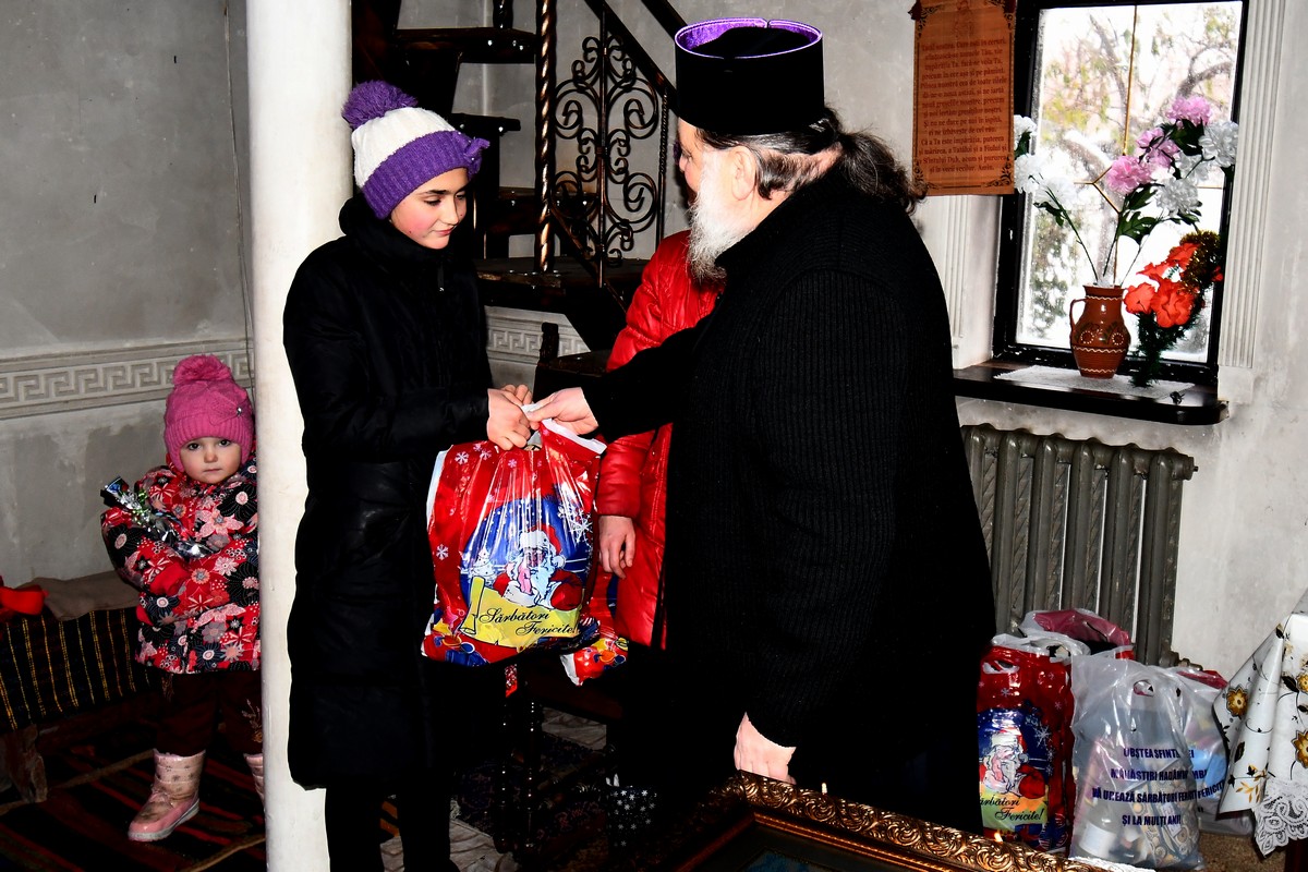 Daruri pentru copiii din Romanovca-Basarabia