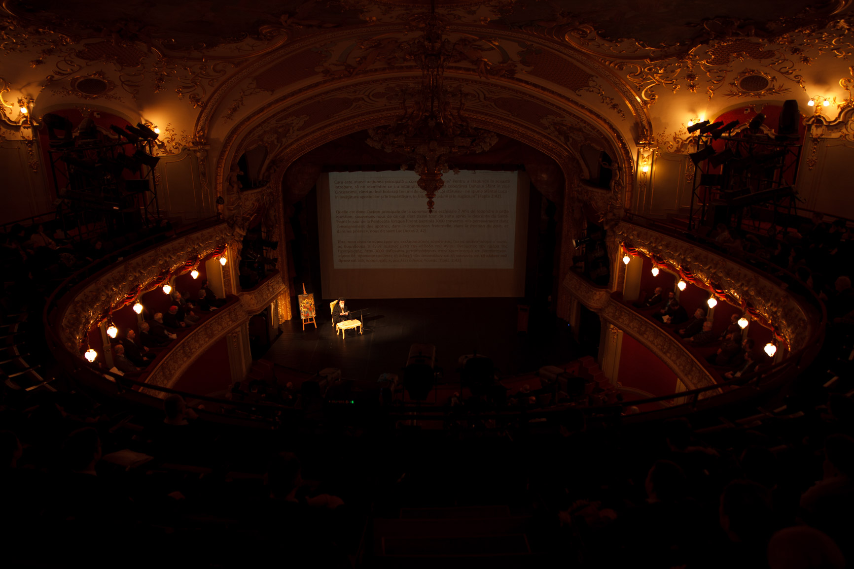 „Cercetători ori oameni de profesie, dorim fiecare să contribuim cu o iotă la viaţa Bisericii” „Cercetători ori oameni de profesie, dorim fiecare să contribuim cu o iotă la viaţa Bisericii”