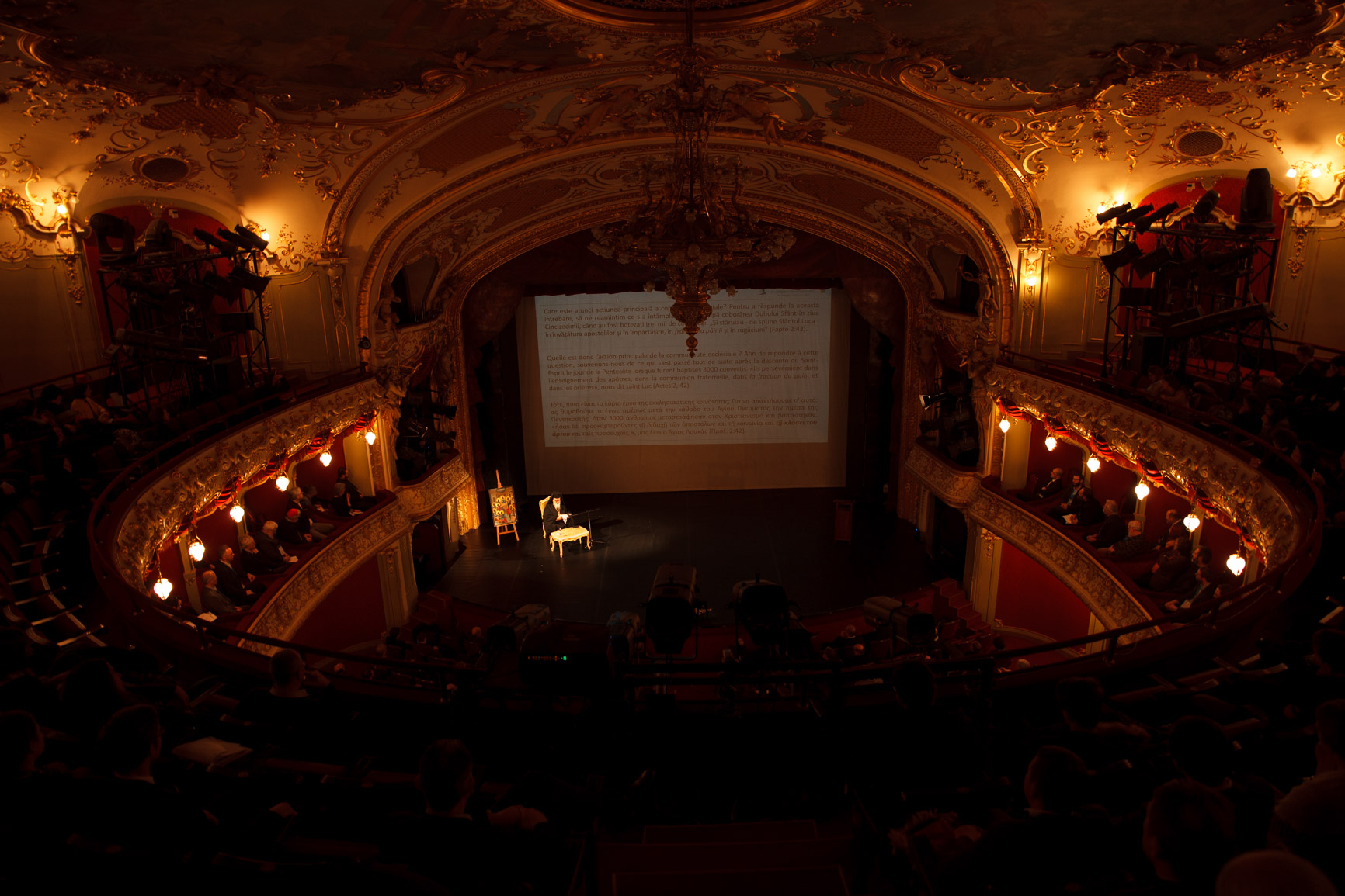 „Cercetători ori oameni de profesie, dorim fiecare să contribuim cu o iotă la viaţa Bisericii” „Cercetători ori oameni de profesie, dorim fiecare să contribuim cu o iotă la viaţa Bisericii”