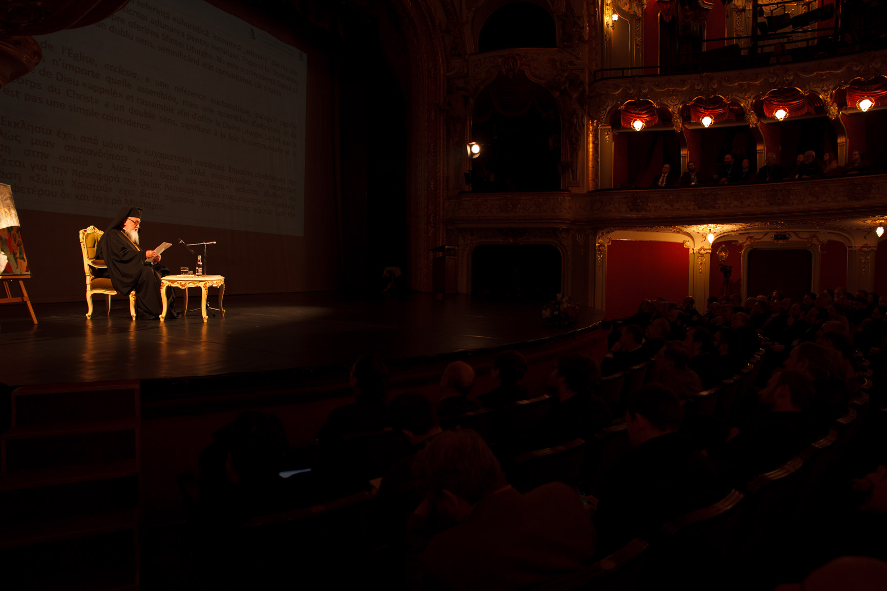 „Cercetători ori oameni de profesie, dorim fiecare să contribuim cu o iotă la viaţa Bisericii” „Cercetători ori oameni de profesie, dorim fiecare să contribuim cu o iotă la viaţa Bisericii”