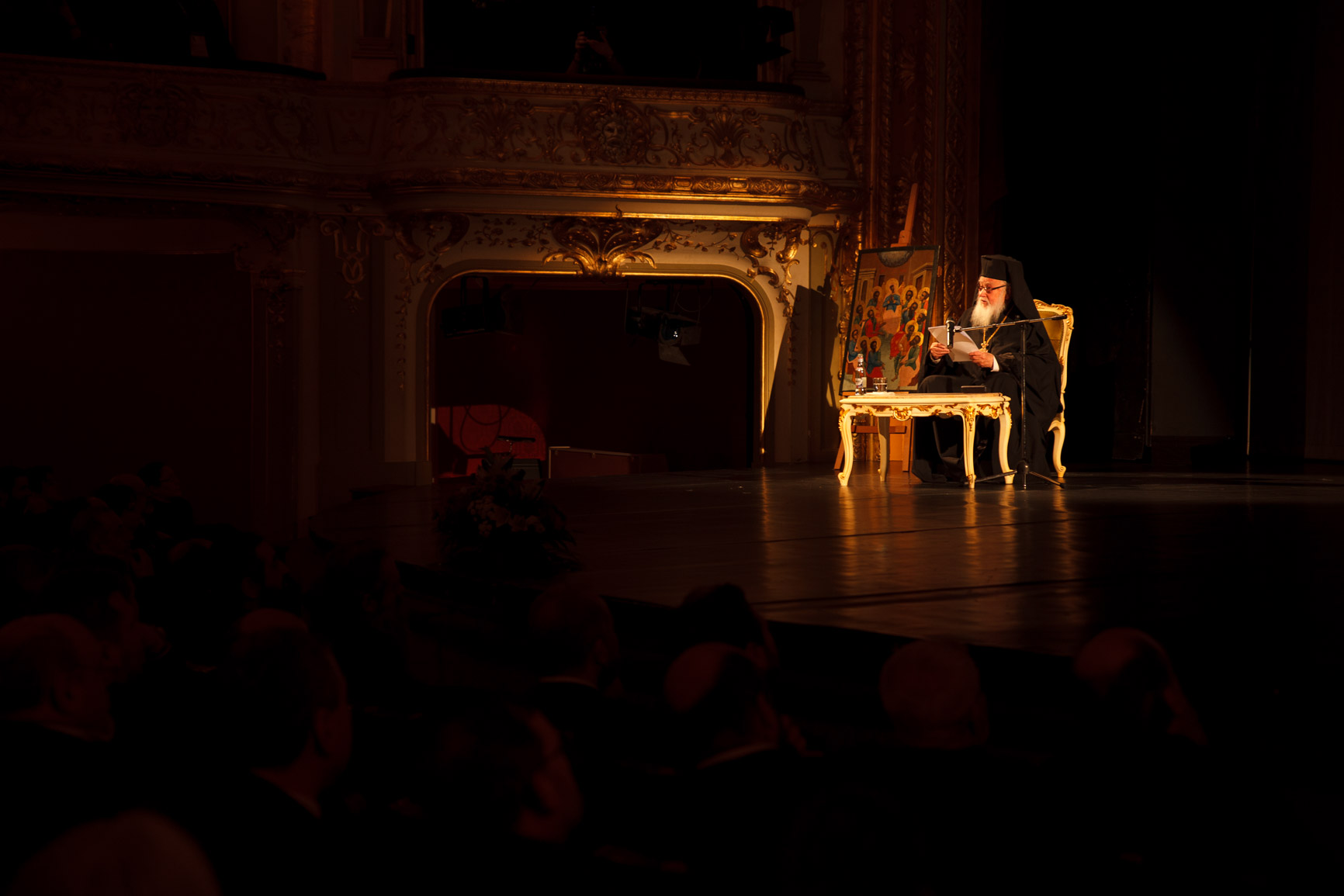 „Cercetători ori oameni de profesie, dorim fiecare să contribuim cu o iotă la viaţa Bisericii” „Cercetători ori oameni de profesie, dorim fiecare să contribuim cu o iotă la viaţa Bisericii”