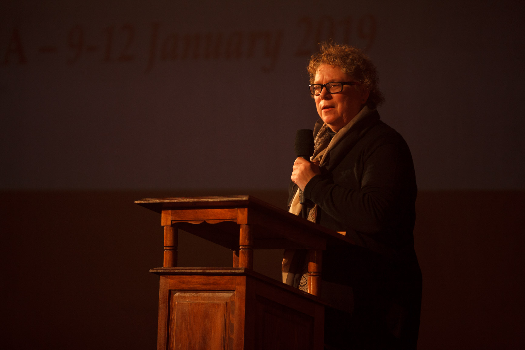 „Cercetători ori oameni de profesie, dorim fiecare să contribuim cu o iotă la viaţa Bisericii” „Cercetători ori oameni de profesie, dorim fiecare să contribuim cu o iotă la viaţa Bisericii”