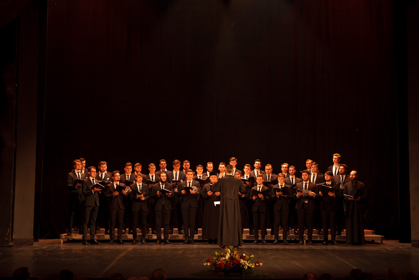 „Cercetători ori oameni de profesie, dorim fiecare să contribuim cu o iotă la viaţa Bisericii” „Cercetători ori oameni de profesie, dorim fiecare să contribuim cu o iotă la viaţa Bisericii”