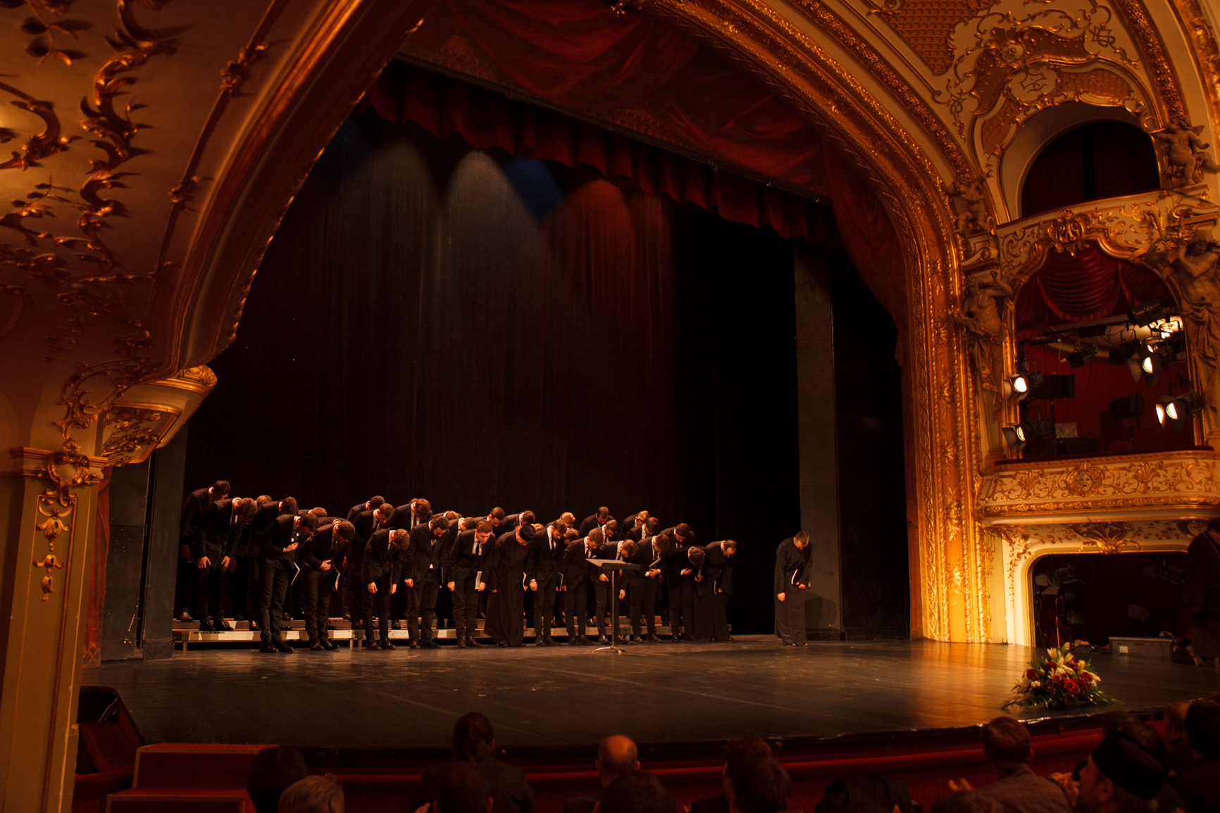 „Cercetători ori oameni de profesie, dorim fiecare să contribuim cu o iotă la viaţa Bisericii” „Cercetători ori oameni de profesie, dorim fiecare să contribuim cu o iotă la viaţa Bisericii”