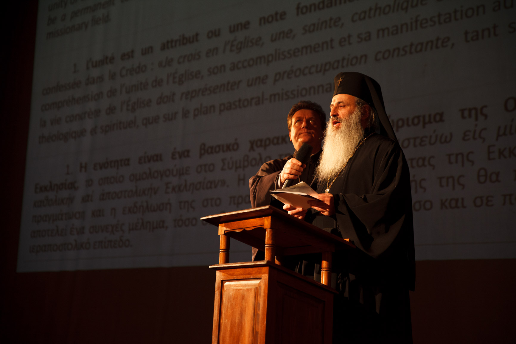 „Cercetători ori oameni de profesie, dorim fiecare să contribuim cu o iotă la viaţa Bisericii” „Cercetători ori oameni de profesie, dorim fiecare să contribuim cu o iotă la viaţa Bisericii”