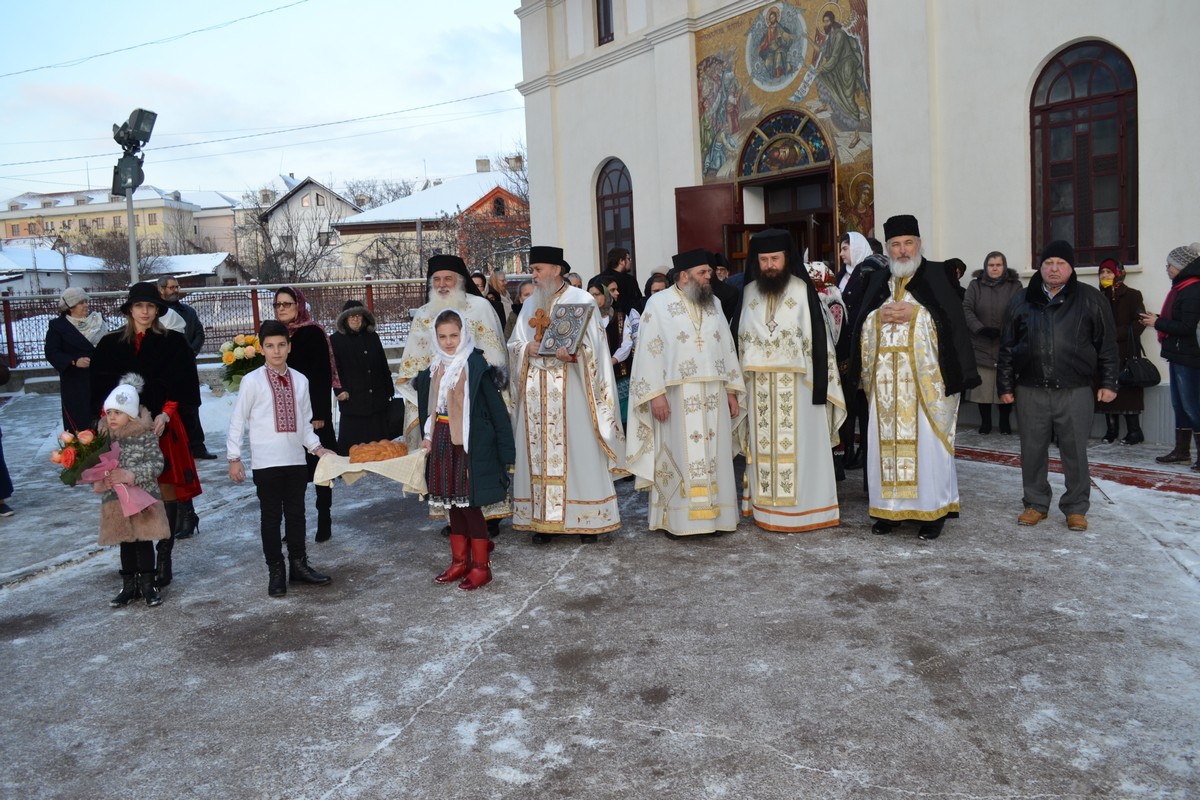 Slujbă arhierească în Parohia „Sfântul Ioan Botezătorul” Botoșani
