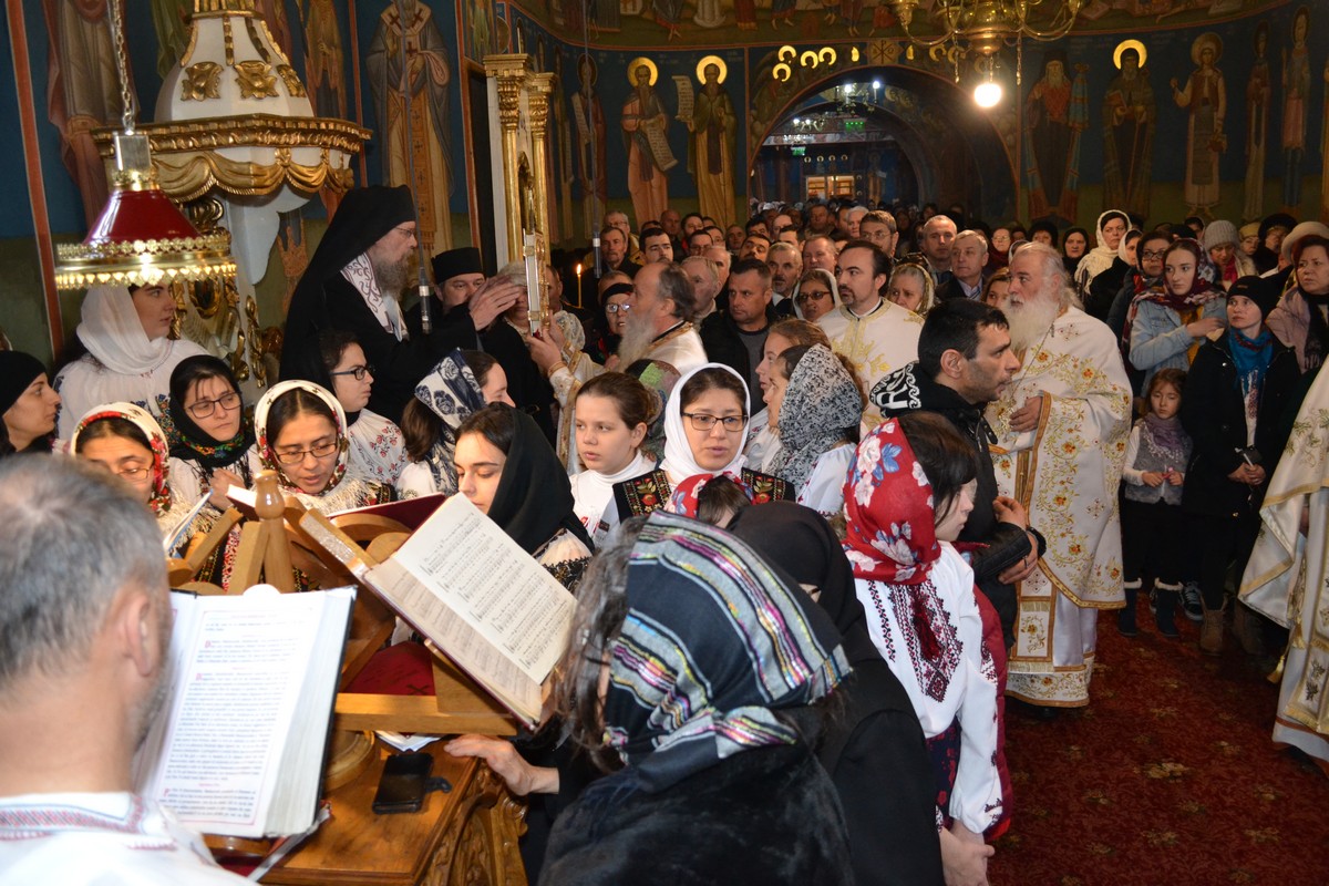 Slujbă arhierească în Parohia „Sfântul Ioan Botezătorul” Botoșani