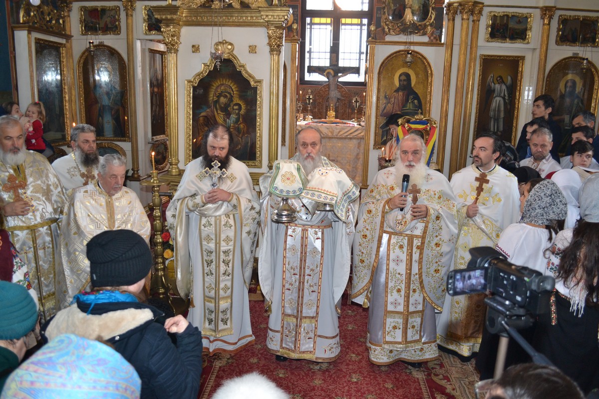 Slujbă arhierească în Parohia „Sfântul Ioan Botezătorul” Botoșani