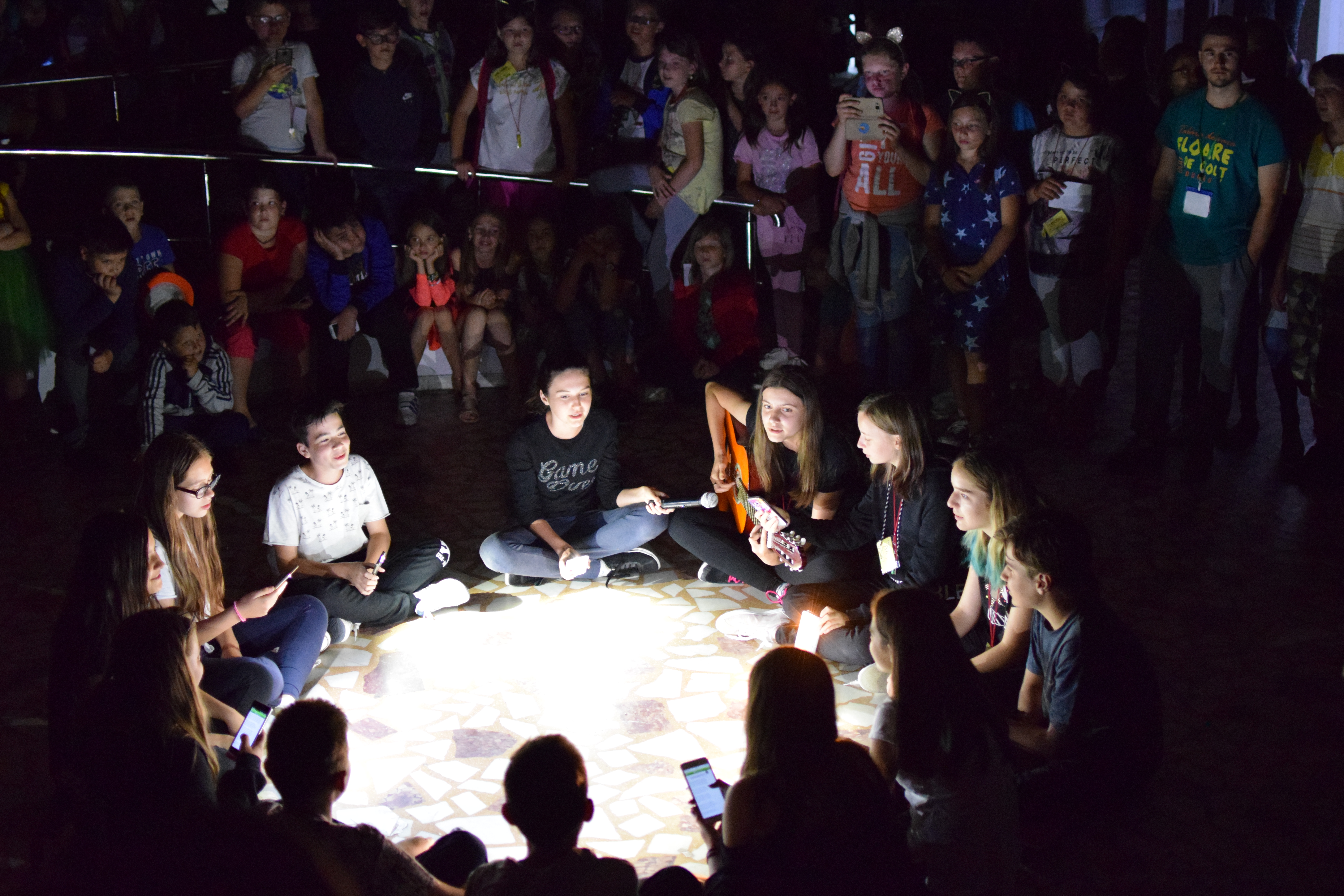 Nouă ani de tabără Floare de colţ la Durău