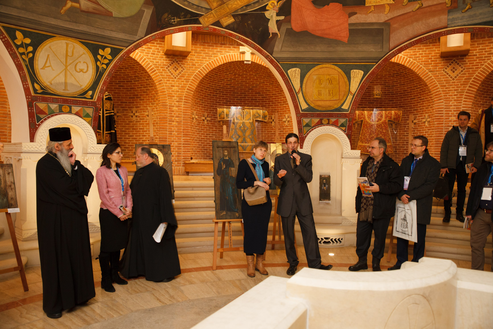 Comunicări ştiinţifice, vernisaj de icoane şi lansări de carte, în cadrul Conferinţei IOTA organizate la Iaşi