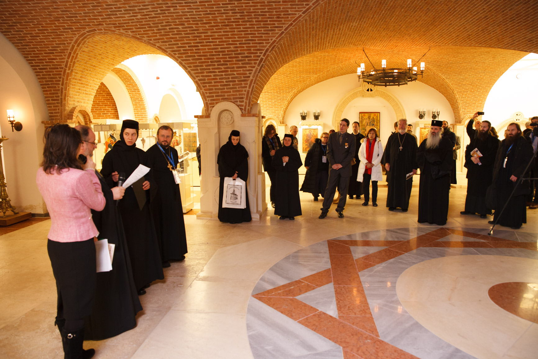 Comunicări ştiinţifice, vernisaj de icoane şi lansări de carte, în cadrul Conferinţei IOTA organizate la Iaşi