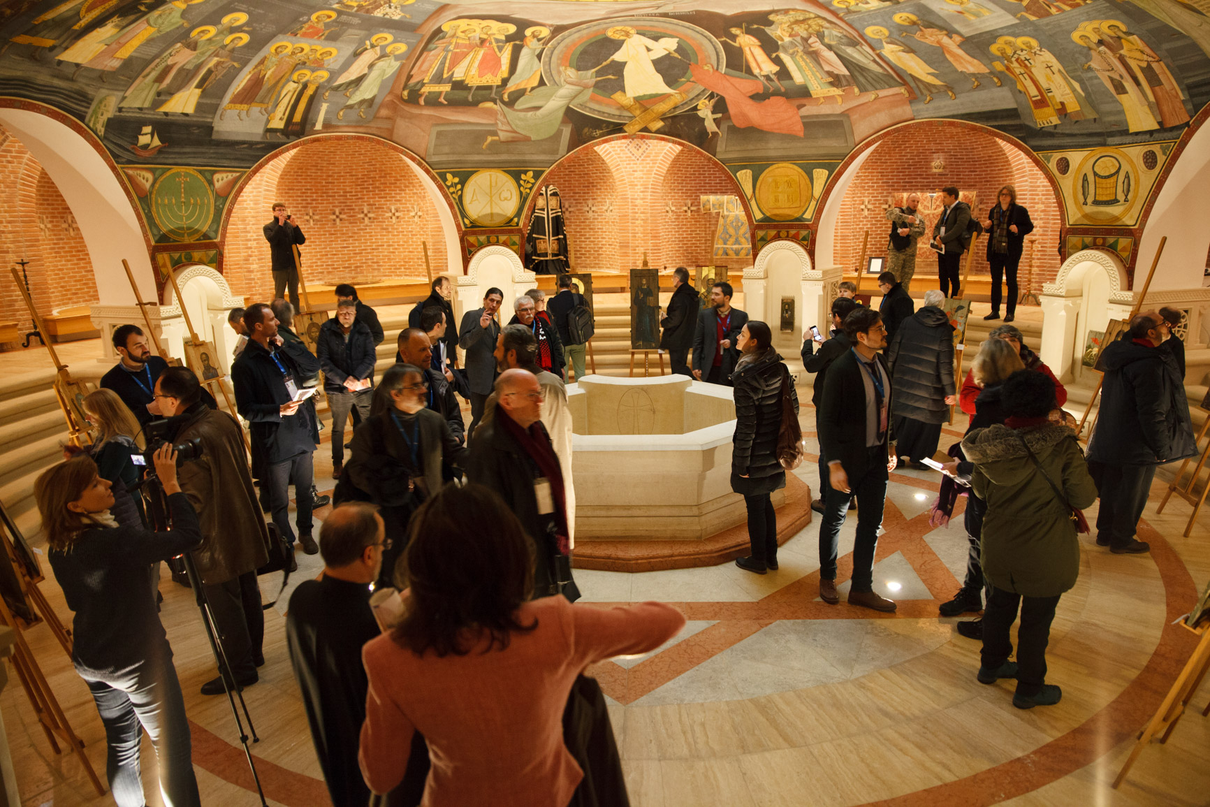 Comunicări ştiinţifice, vernisaj de icoane şi lansări de carte, în cadrul Conferinţei IOTA organizate la Iaşi