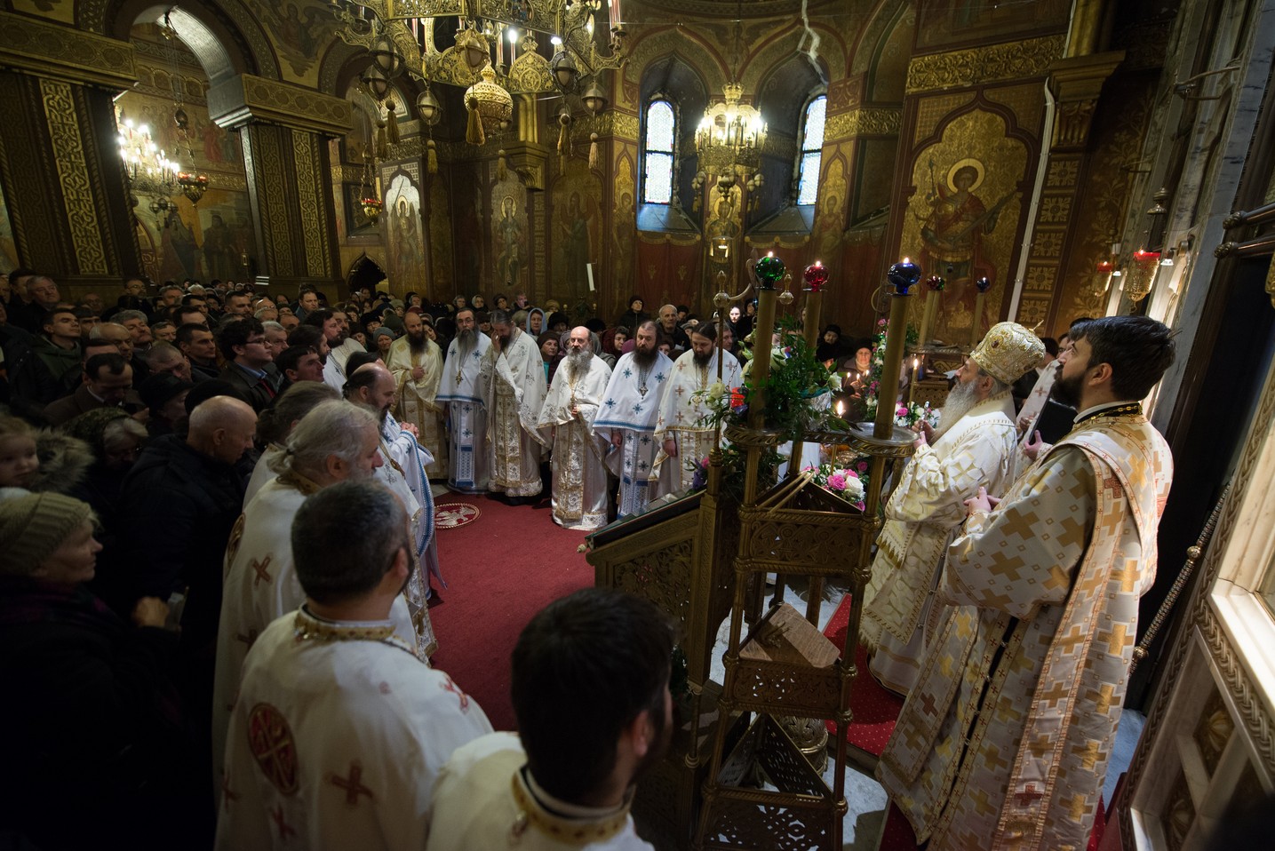 Hram la ctitoria lui Vasile Lupu din Iași: „Având în față chipurile Sfinților Trei Ierarhi, să luăm aminte la icoana viețuirii lor” Hram la ctitoria lui Vasile Lupu din Iași: „Având în față chipurile Sfinților Trei Ierarhi, să luăm aminte la icoana viețuirii lor”