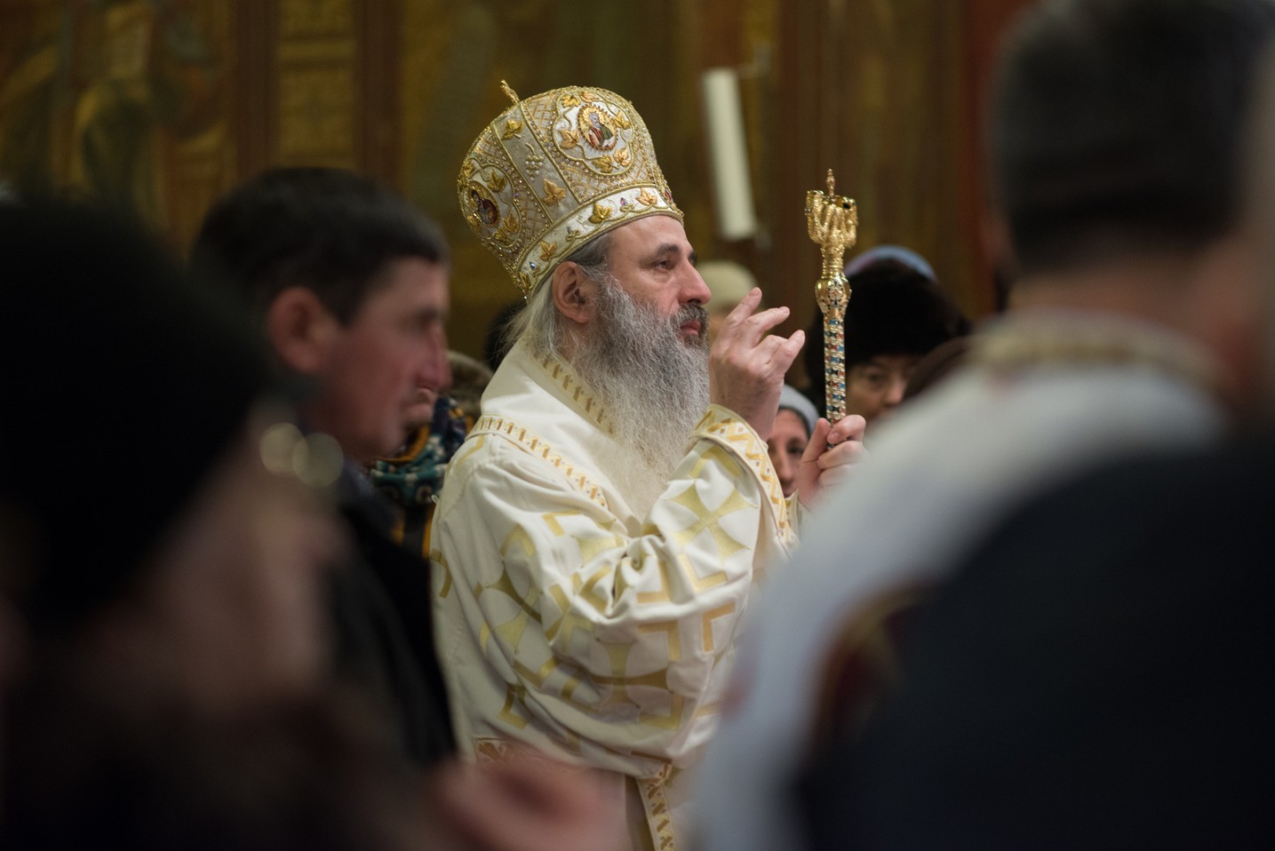 Hram la ctitoria lui Vasile Lupu din Iași: „Având în față chipurile Sfinților Trei Ierarhi, să luăm aminte la icoana viețuirii lor” Hram la ctitoria lui Vasile Lupu din Iași: „Având în față chipurile Sfinților Trei Ierarhi, să luăm aminte la icoana viețuirii lor”