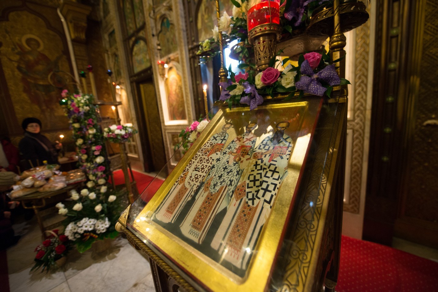 Hram la ctitoria lui Vasile Lupu din Iași: „Având în față chipurile Sfinților Trei Ierarhi, să luăm aminte la icoana viețuirii lor” Hram la ctitoria lui Vasile Lupu din Iași: „Având în față chipurile Sfinților Trei Ierarhi, să luăm aminte la icoana viețuirii lor”