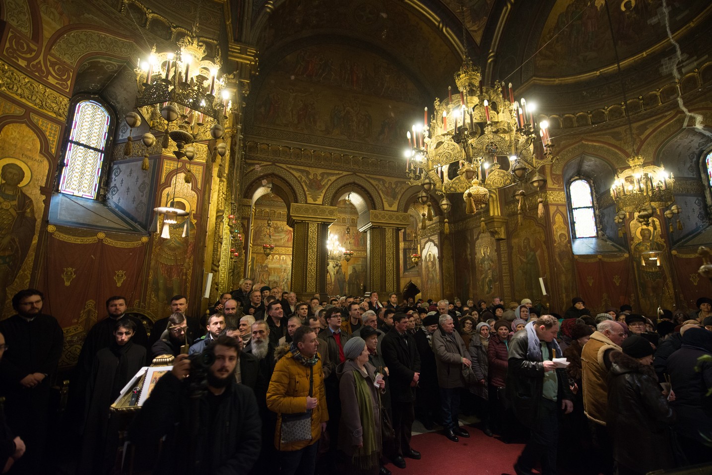 Hram la ctitoria lui Vasile Lupu din Iași: „Având în față chipurile Sfinților Trei Ierarhi, să luăm aminte la icoana viețuirii lor” Hram la ctitoria lui Vasile Lupu din Iași: „Având în față chipurile Sfinților Trei Ierarhi, să luăm aminte la icoana viețuirii lor”