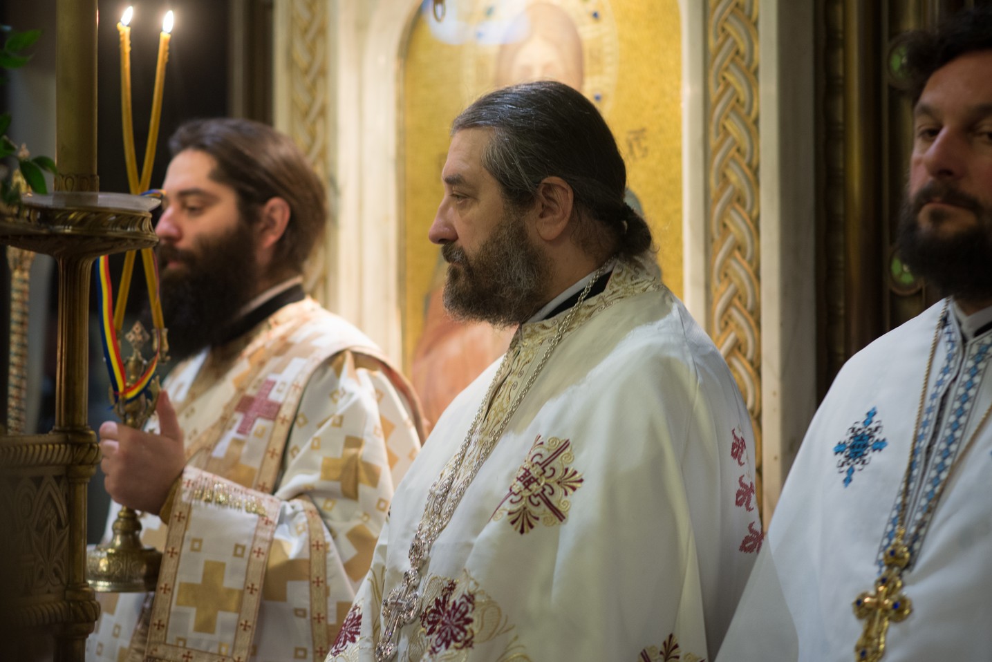 Hram la ctitoria lui Vasile Lupu din Iași: „Având în față chipurile Sfinților Trei Ierarhi, să luăm aminte la icoana viețuirii lor” Hram la ctitoria lui Vasile Lupu din Iași: „Având în față chipurile Sfinților Trei Ierarhi, să luăm aminte la icoana viețuirii lor”