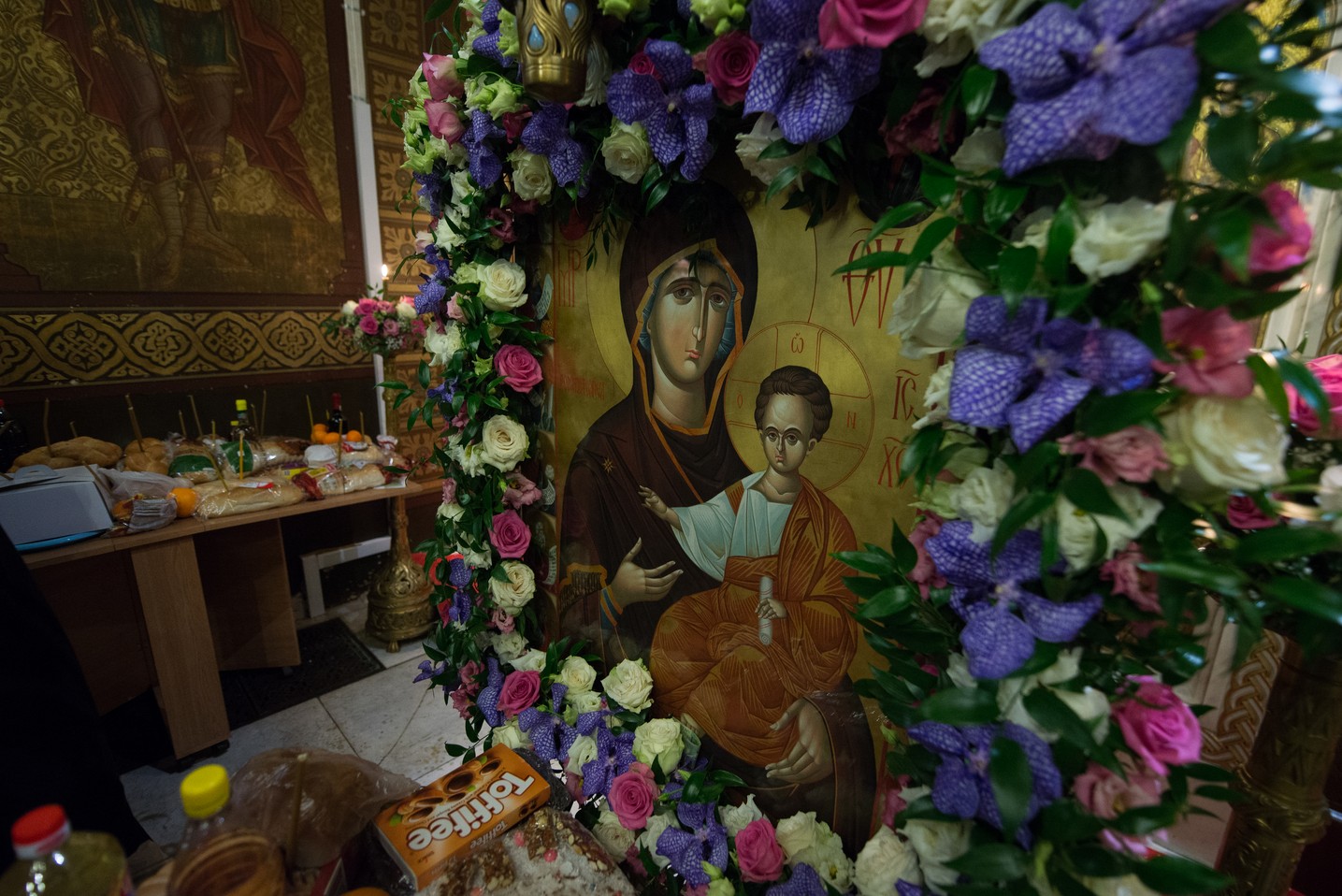 Hram la ctitoria lui Vasile Lupu din Iași: „Având în față chipurile Sfinților Trei Ierarhi, să luăm aminte la icoana viețuirii lor” Hram la ctitoria lui Vasile Lupu din Iași: „Având în față chipurile Sfinților Trei Ierarhi, să luăm aminte la icoana viețuirii lor”