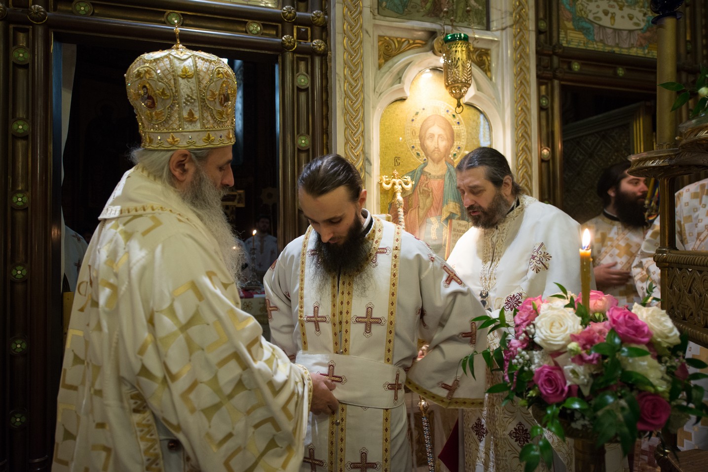 Hram la ctitoria lui Vasile Lupu din Iași: „Având în față chipurile Sfinților Trei Ierarhi, să luăm aminte la icoana viețuirii lor” Hram la ctitoria lui Vasile Lupu din Iași: „Având în față chipurile Sfinților Trei Ierarhi, să luăm aminte la icoana viețuirii lor”