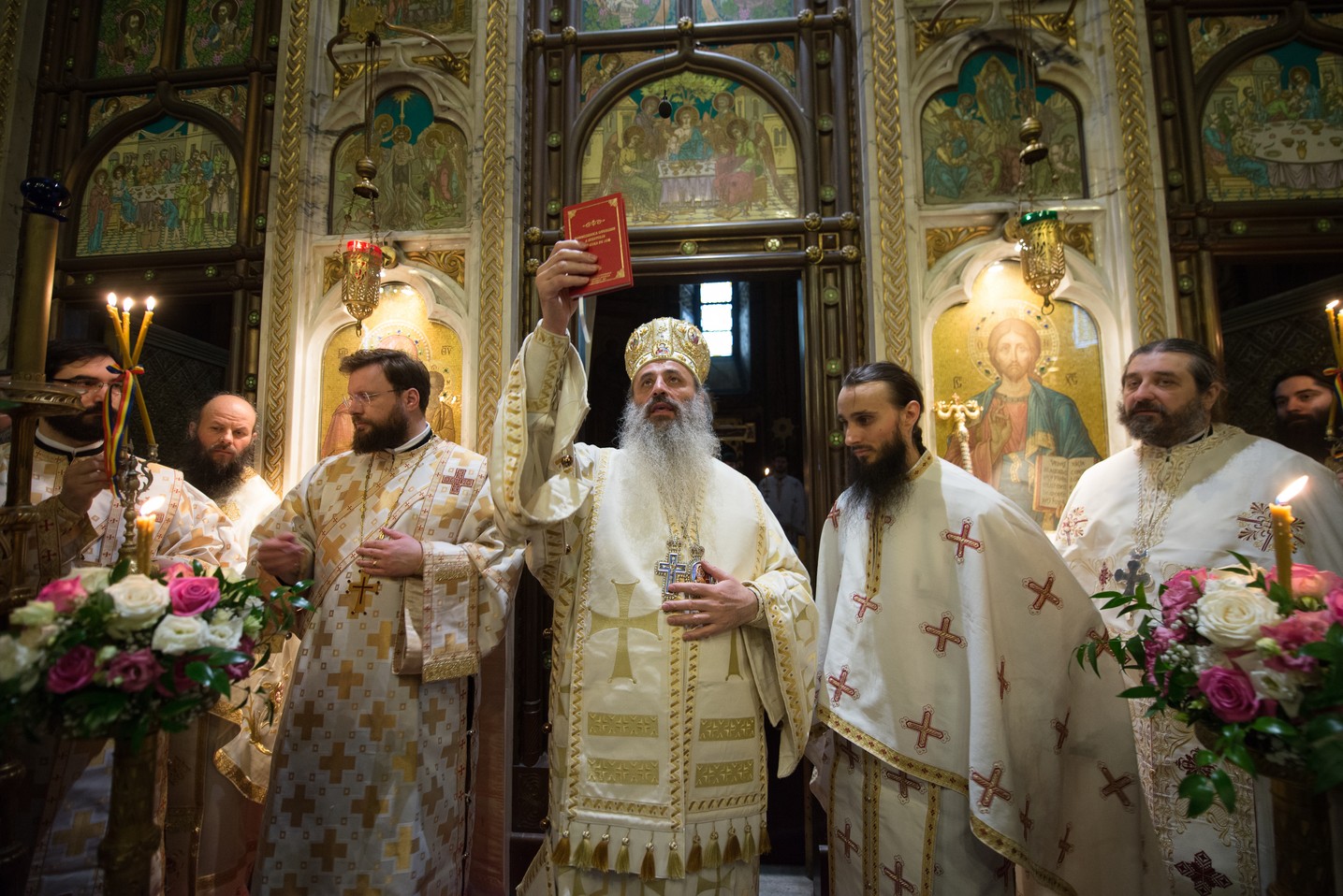 Hram la ctitoria lui Vasile Lupu din Iași: „Având în față chipurile Sfinților Trei Ierarhi, să luăm aminte la icoana viețuirii lor”