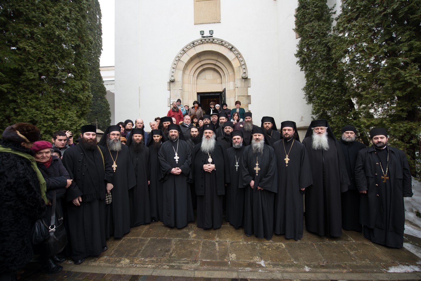 Hram la ctitoria lui Vasile Lupu din Iași: „Având în față chipurile Sfinților Trei Ierarhi, să luăm aminte la icoana viețuirii lor” Hram la ctitoria lui Vasile Lupu din Iași: „Având în față chipurile Sfinților Trei Ierarhi, să luăm aminte la icoana viețuirii lor”