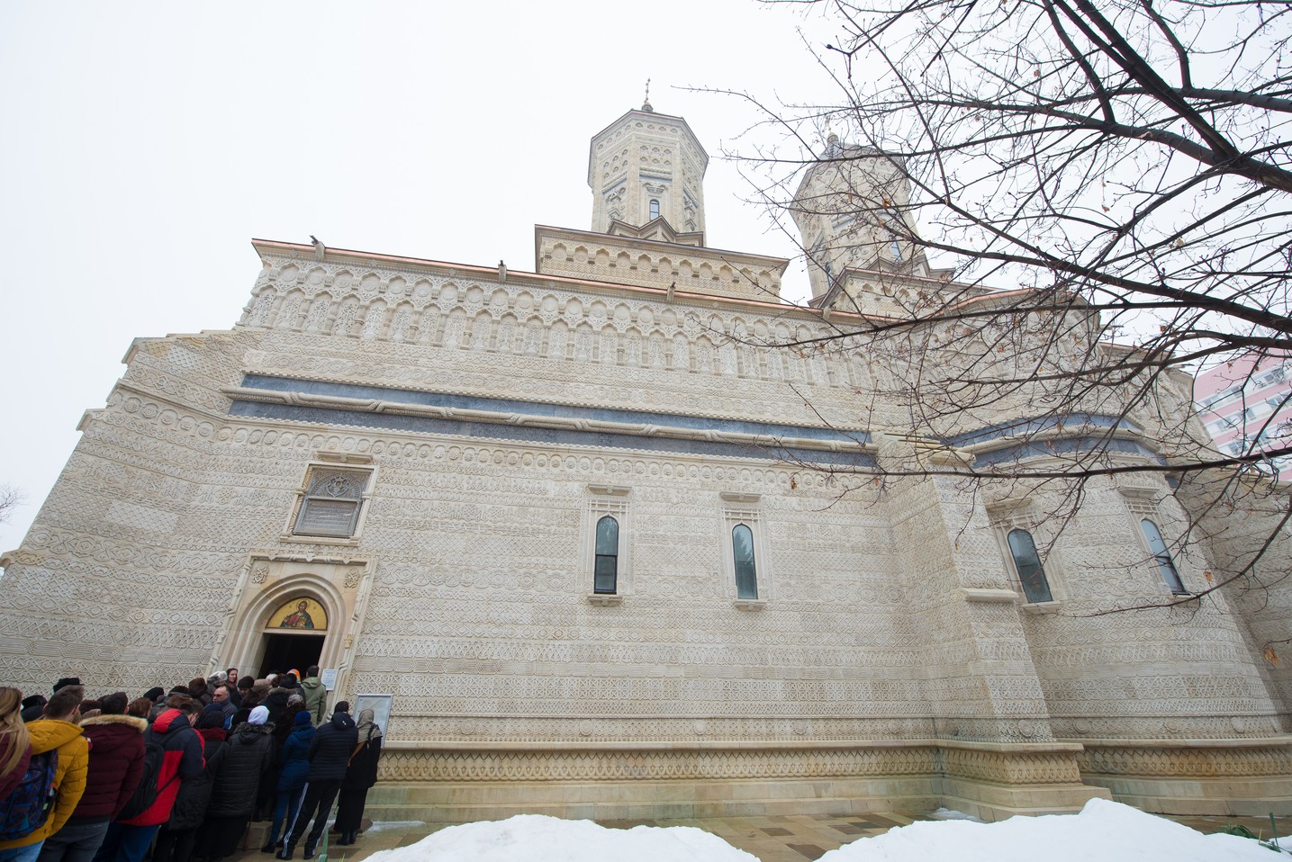 Hram la ctitoria lui Vasile Lupu din Iași: „Având în față chipurile Sfinților Trei Ierarhi, să luăm aminte la icoana viețuirii lor” Hram la ctitoria lui Vasile Lupu din Iași: „Având în față chipurile Sfinților Trei Ierarhi, să luăm aminte la icoana viețuirii lor”