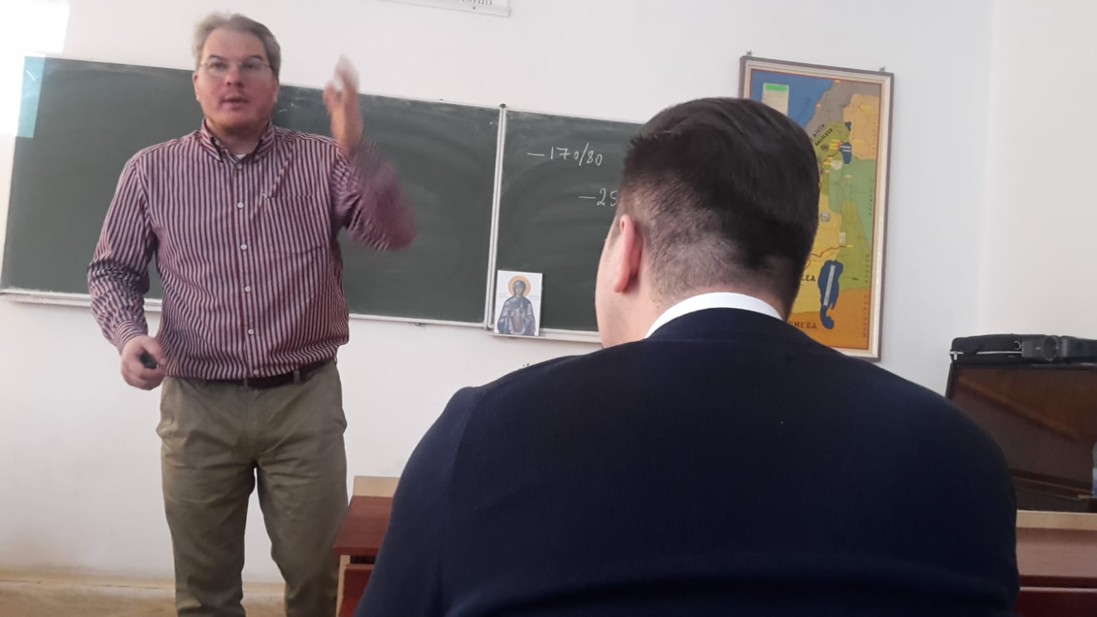 Întâlnire a studenţilor teologi ieşeni cu profesorul dr. Krastu Banev