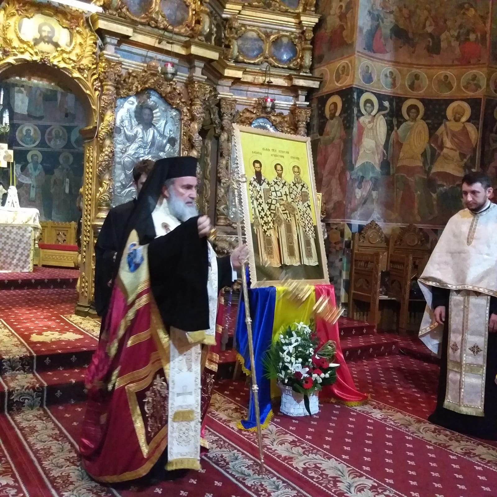 Binecuvântare arhierească asupra elevilor seminariști de la Roman Binecuvântare arhierească asupra elevilor seminariști de la Roman