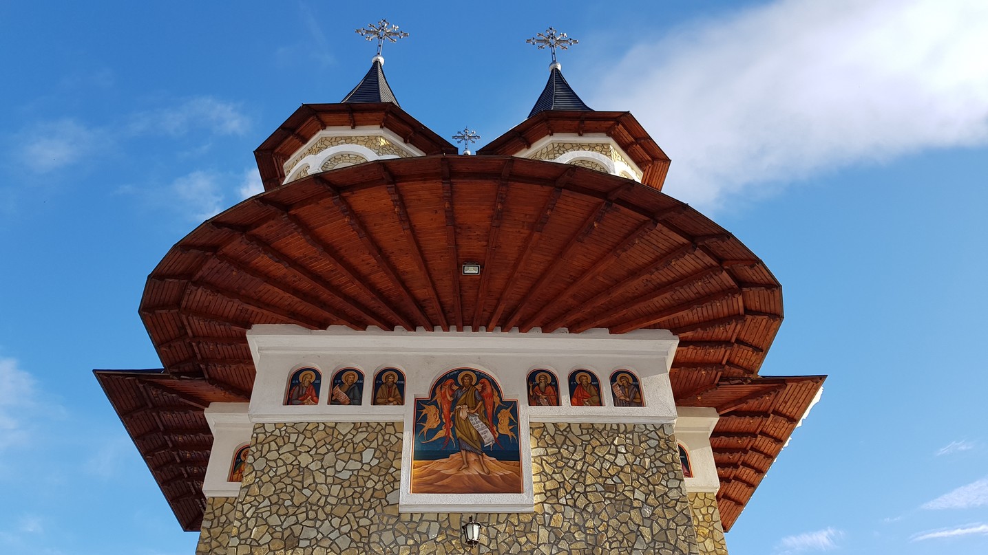 IPS Arhiepiscop Pimen, la Pojorâta: „Ce nu este făcut din îndemnul conștiinței este păcat”