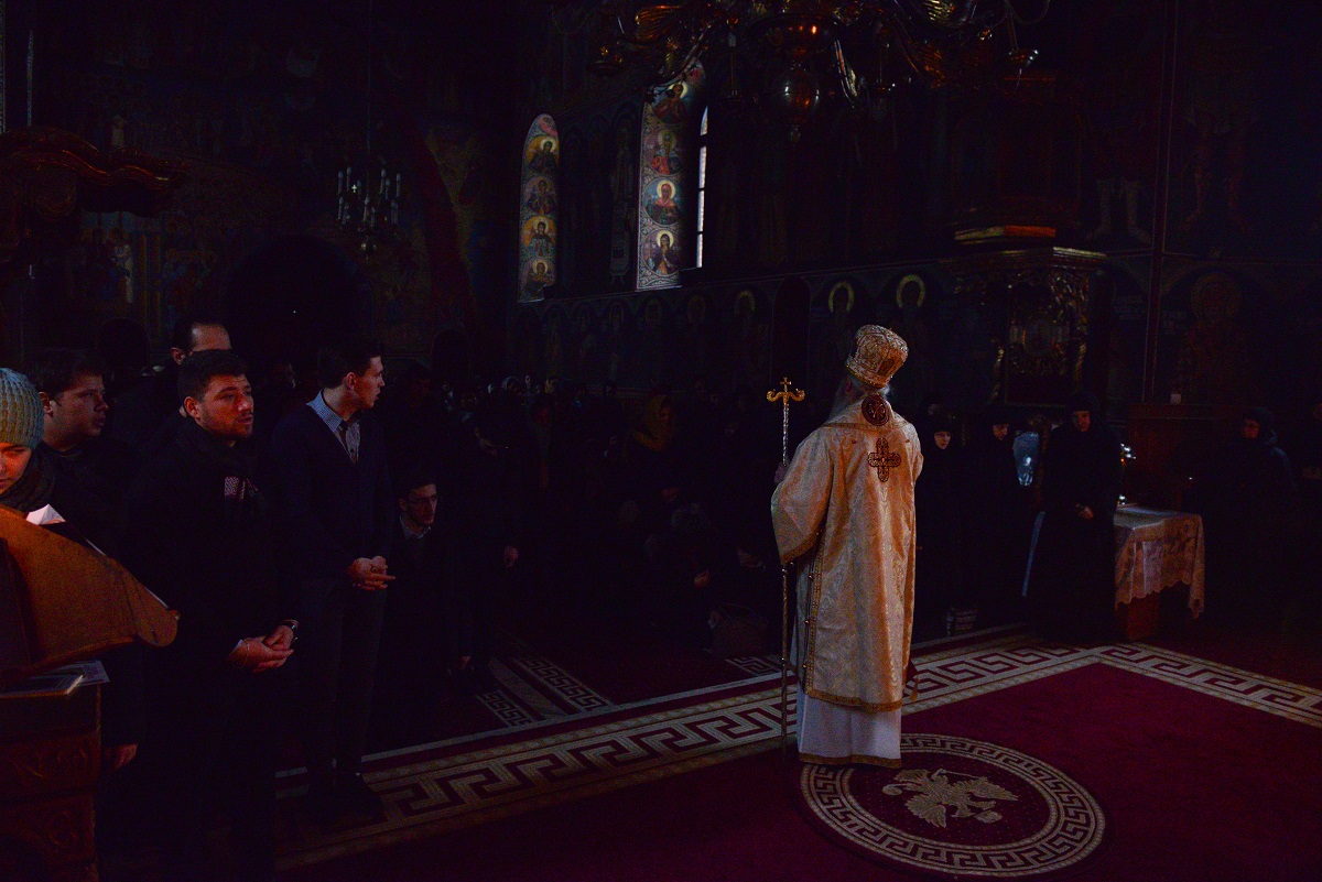 Foto: Lucian Ducan IPS Mitropolit Teofan a slujit la vechea Catedrală mitropolitană din Iași: „Smerenia ta este slava ta”