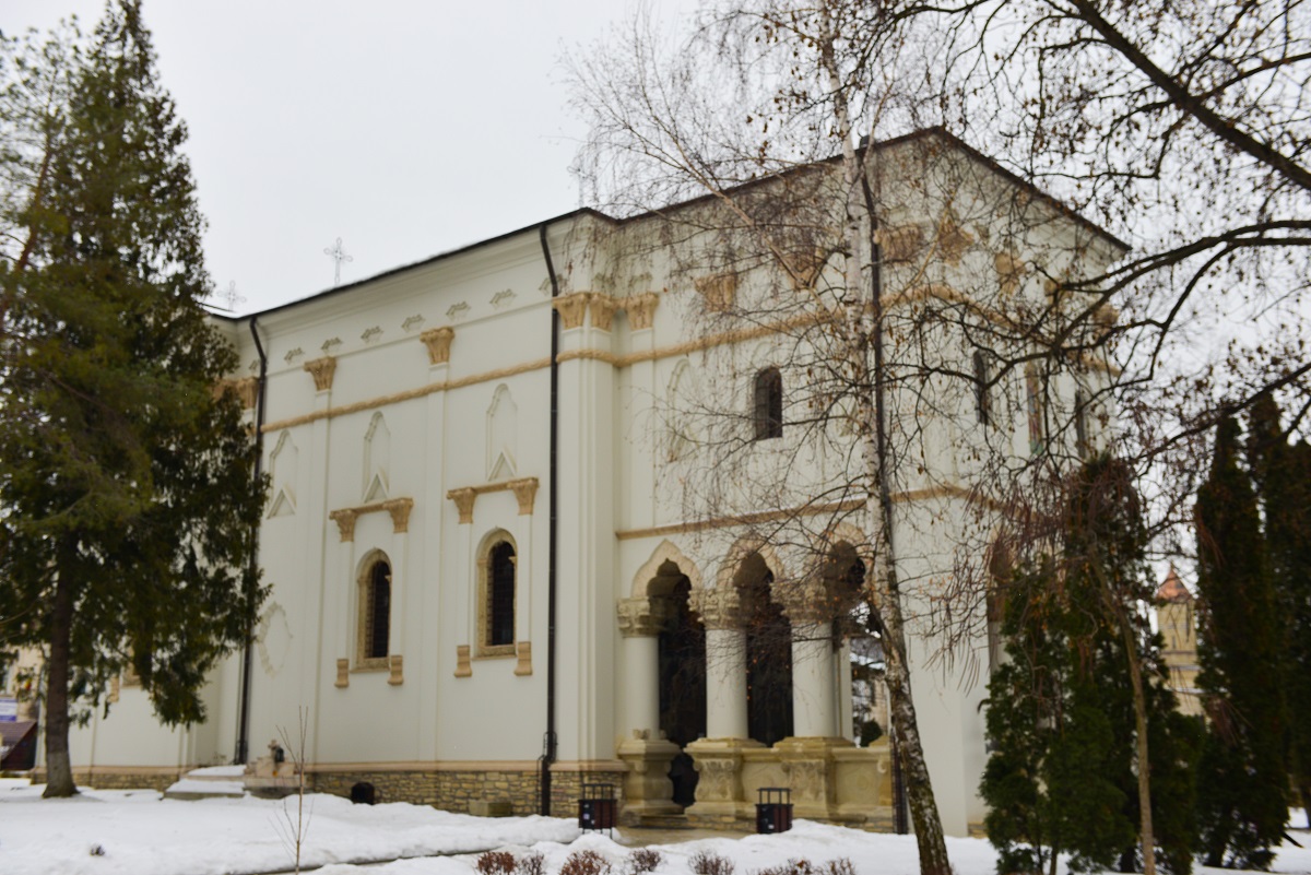 Foto: Lucian Ducan IPS Mitropolit Teofan a slujit la vechea Catedrală mitropolitană din Iași: „Smerenia ta este slava ta”