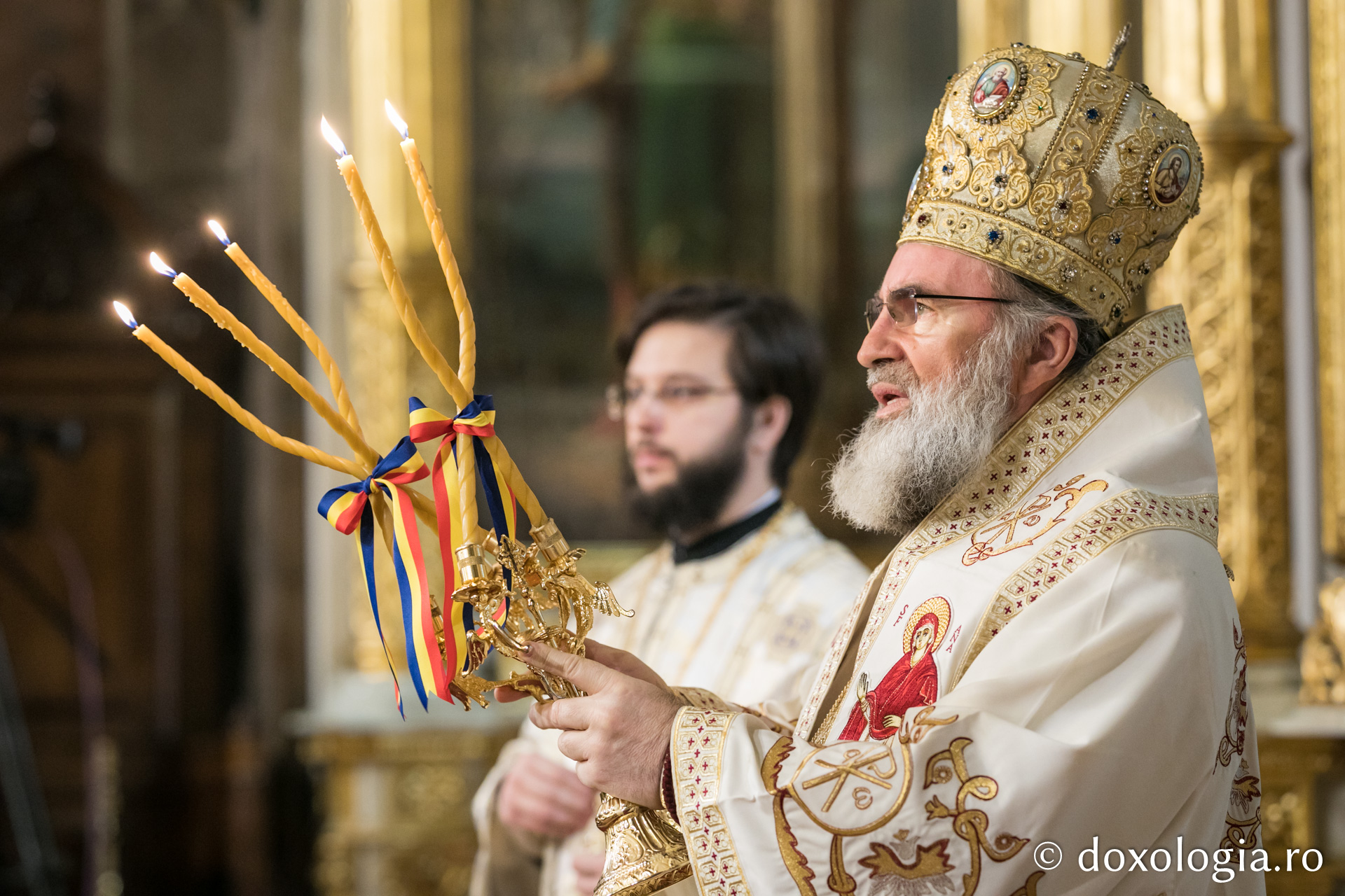 4 ierarhi prezenți la hramul Facultății de Teologie Ortodoxă „Dumitru Stăniloae” din Iași 4 ierarhi prezenți la hramul Facultății de Teologie Ortodoxă „Dumitru Stăniloae” din Iași