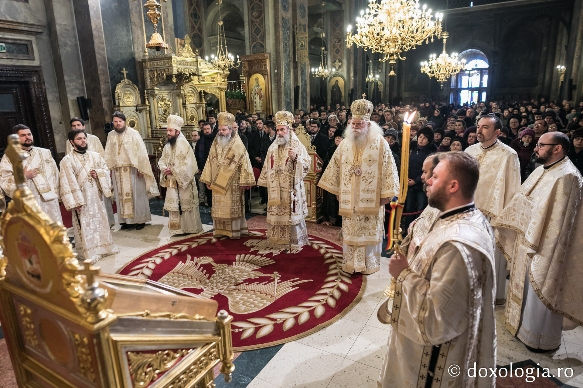 4 ierarhi prezenți la hramul Facultății de Teologie Ortodoxă „Dumitru Stăniloae” din Iași 4 ierarhi prezenți la hramul Facultății de Teologie Ortodoxă „Dumitru Stăniloae” din Iași