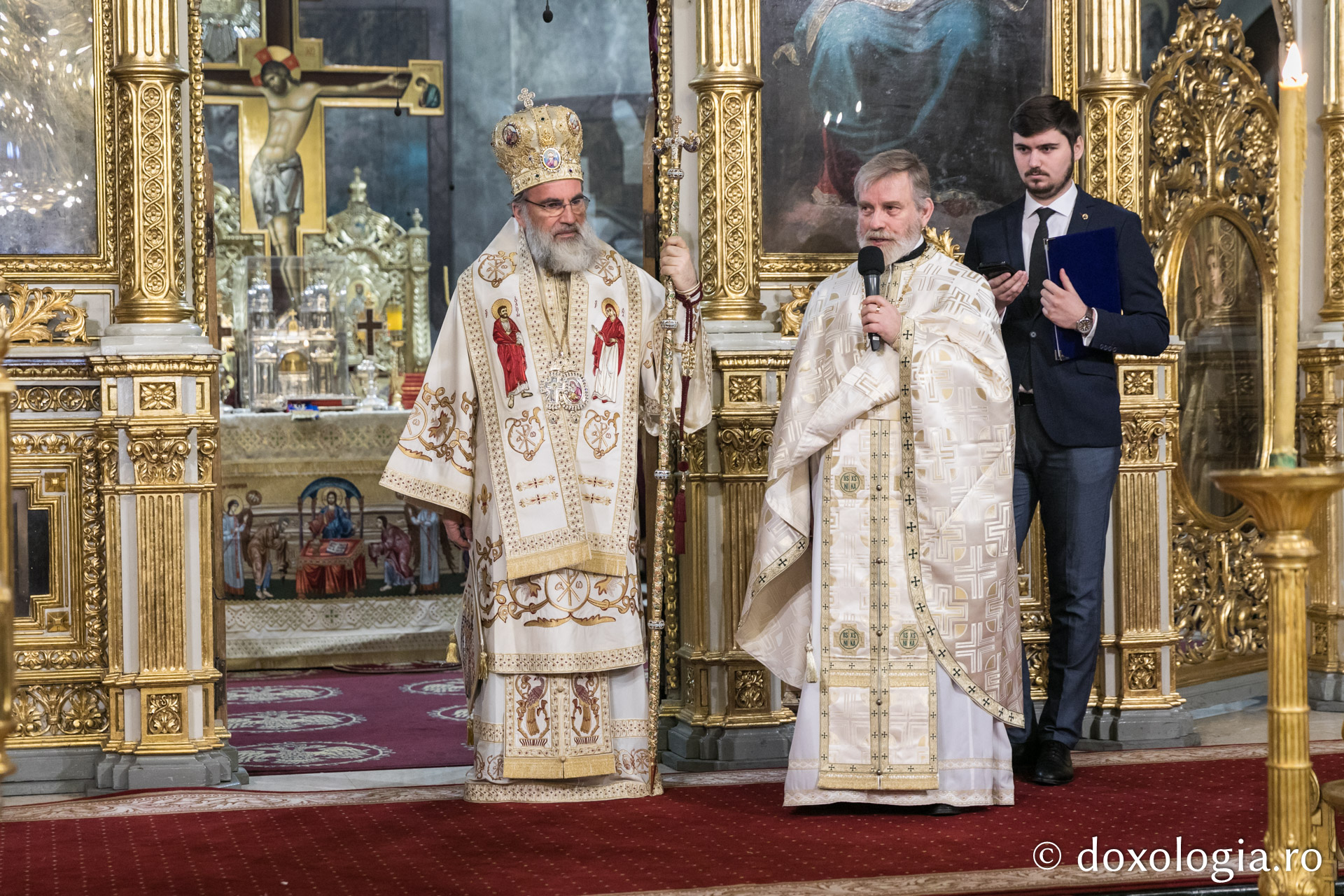 4 ierarhi prezenți la hramul Facultății de Teologie Ortodoxă „Dumitru Stăniloae” din Iași 4 ierarhi prezenți la hramul Facultății de Teologie Ortodoxă „Dumitru Stăniloae” din Iași