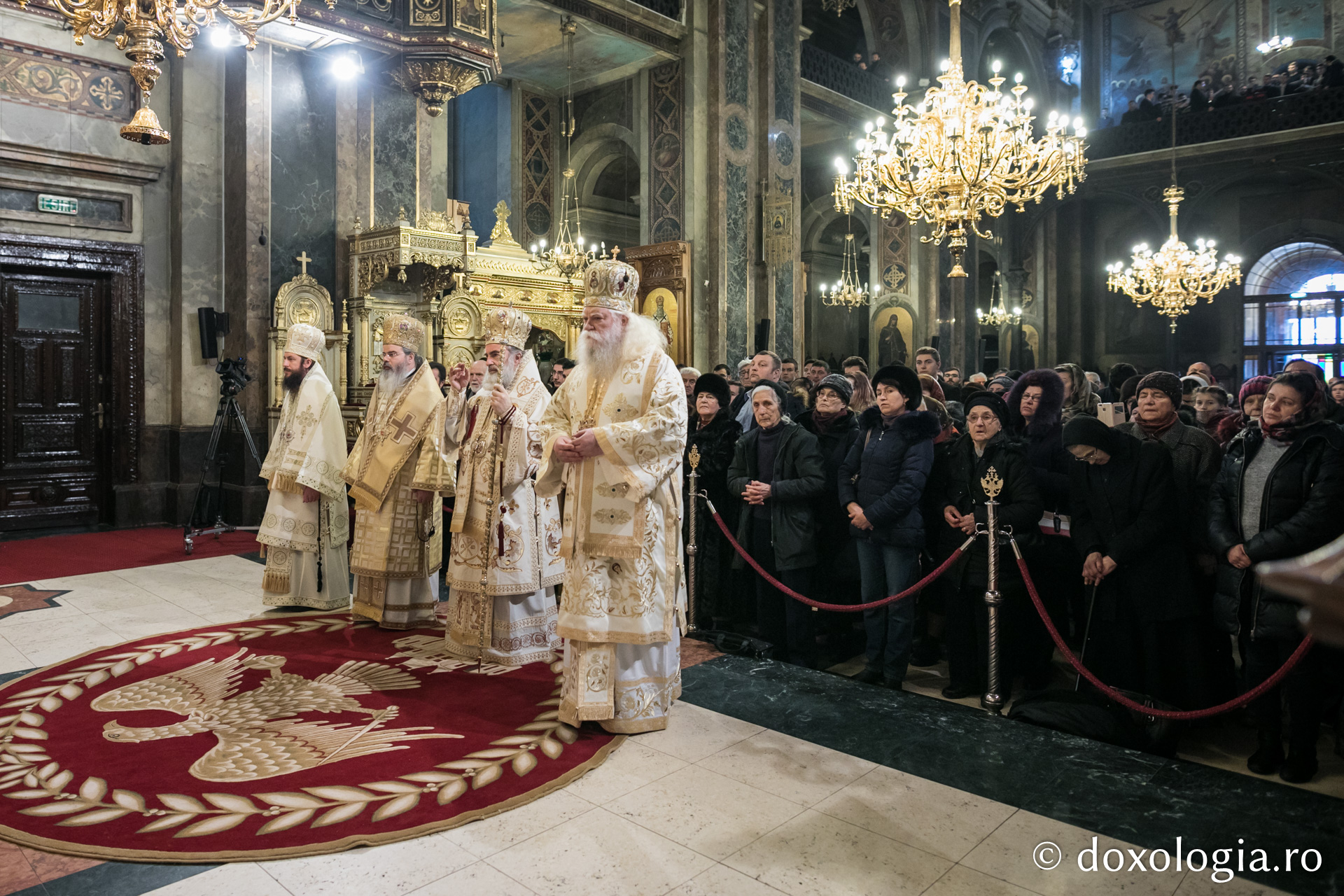 4 ierarhi prezenți la hramul Facultății de Teologie Ortodoxă „Dumitru Stăniloae” din Iași 4 ierarhi prezenți la hramul Facultății de Teologie Ortodoxă „Dumitru Stăniloae” din Iași
